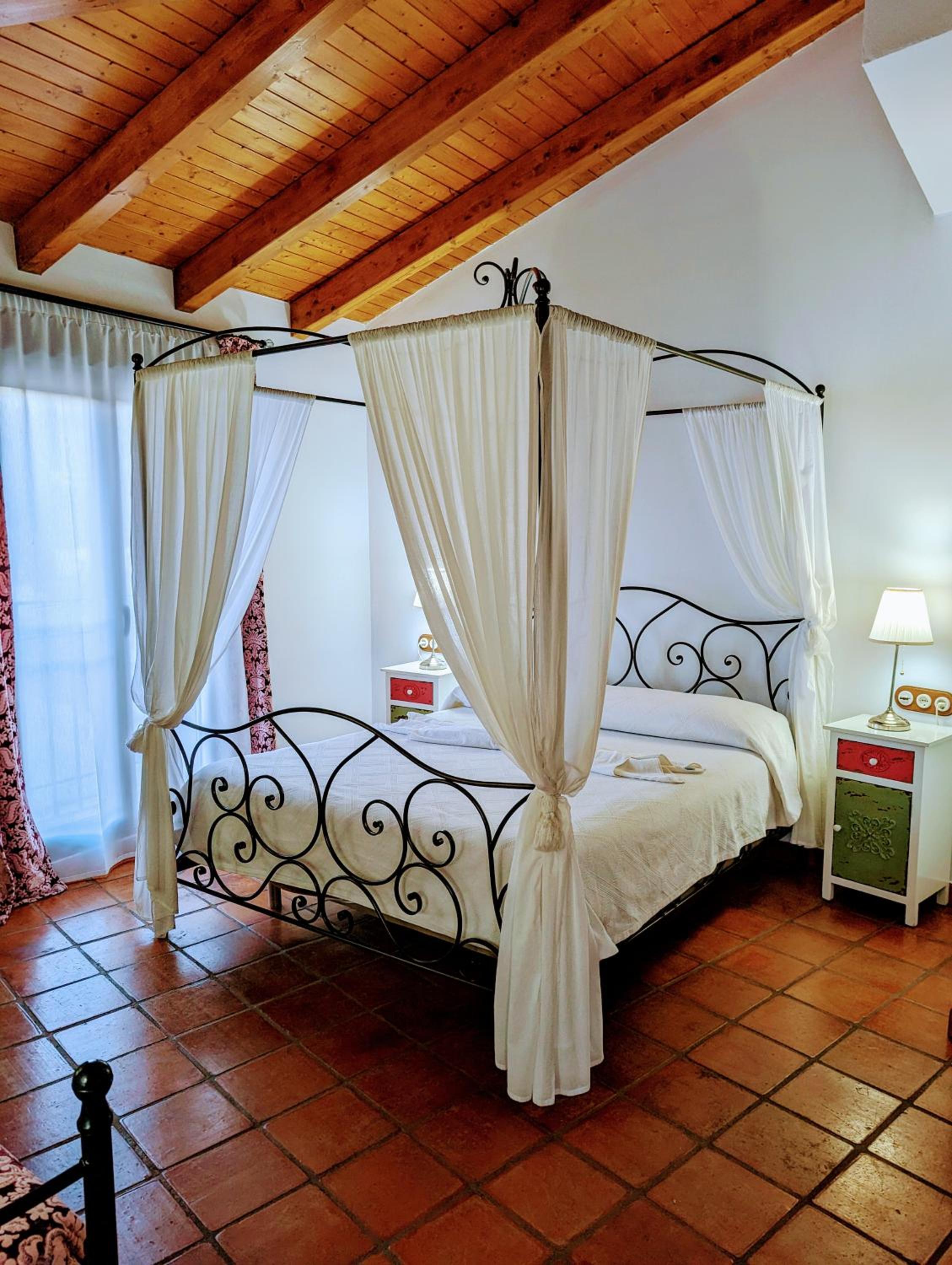 Deluxe Double Room with Balcony photo 3