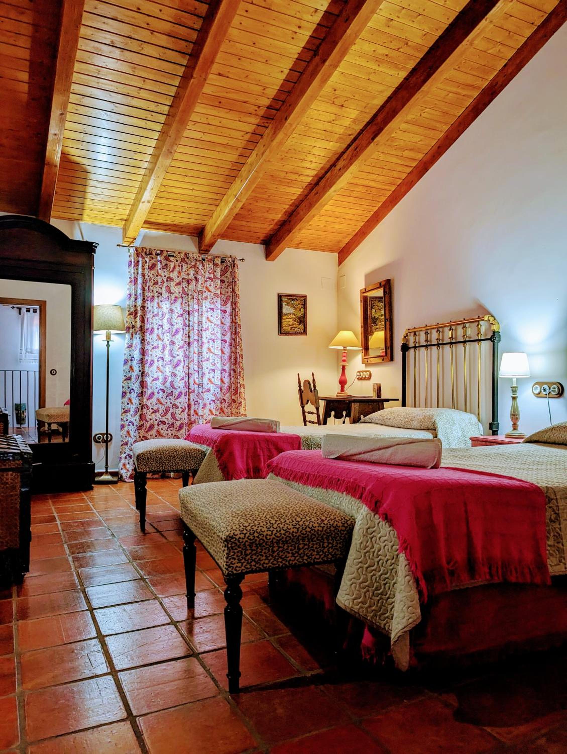 Deluxe Twin Room photo 2