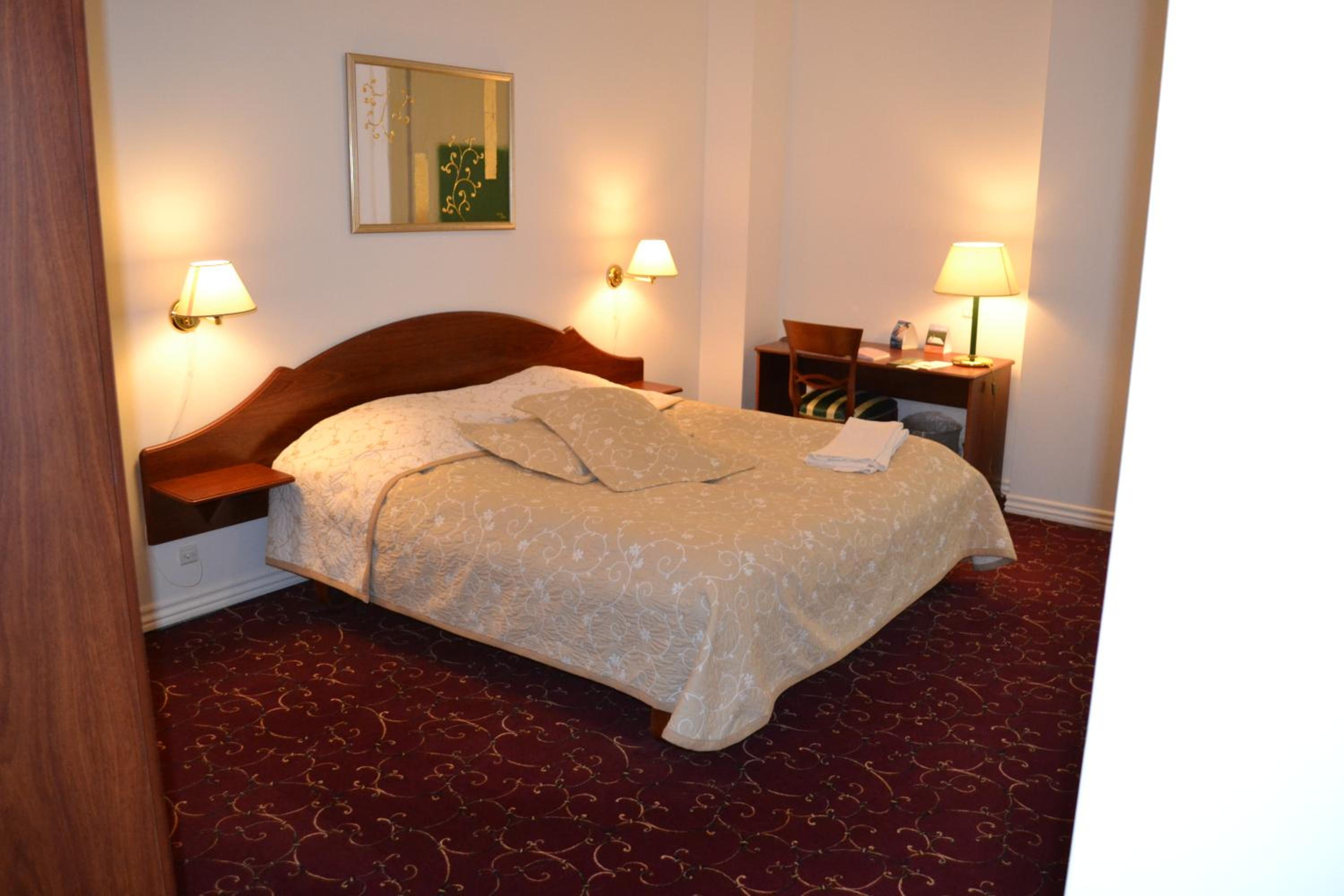 Double or Twin Room - Photo 5