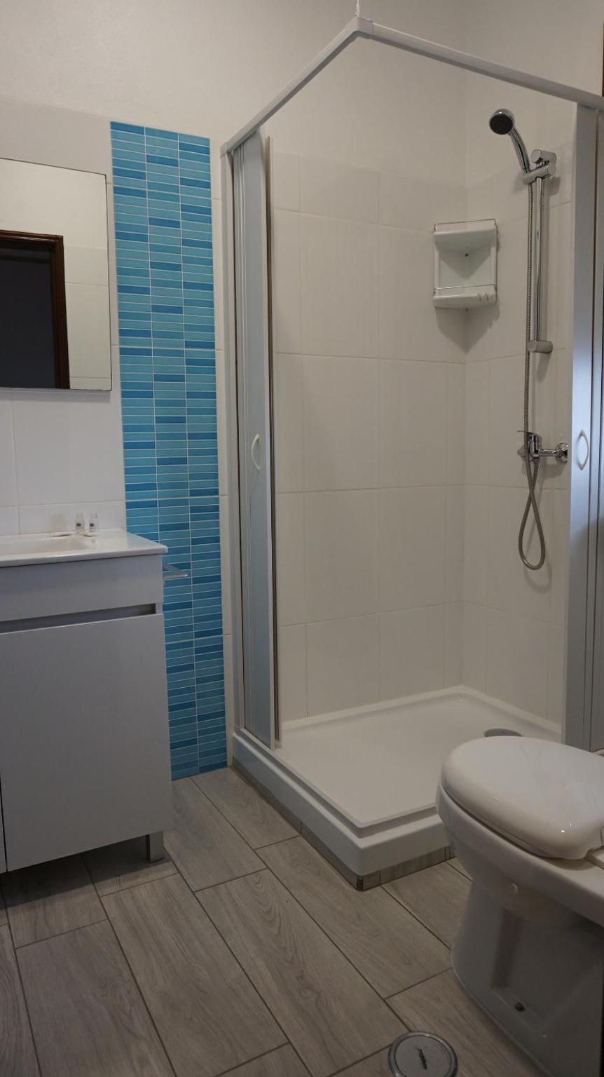 Two-Bedroom Apartment with Sea View - First Floor - Photo 2