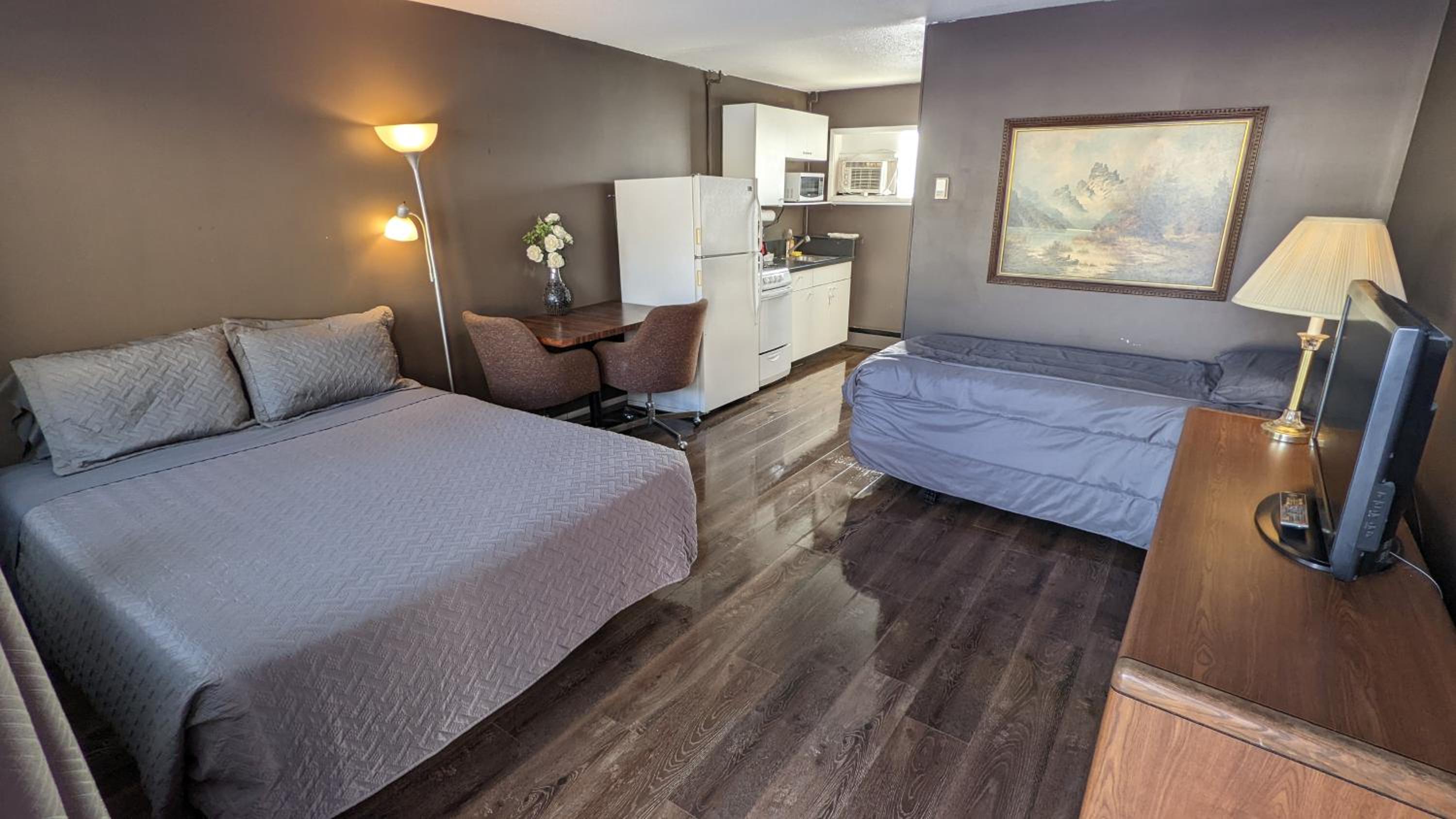 Apartment photo 1