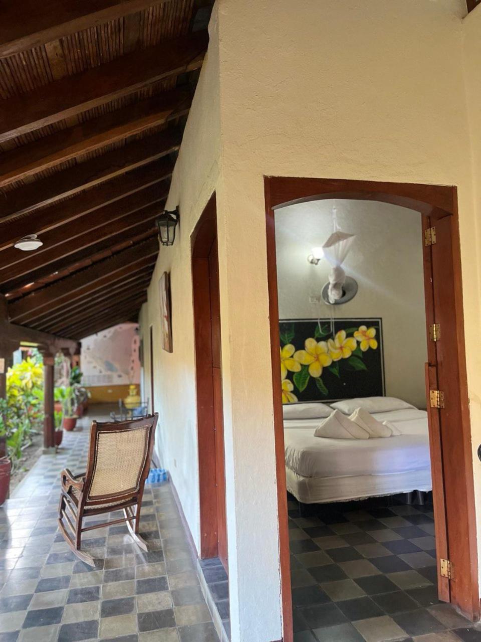 Queen Room with Garden View photo 3