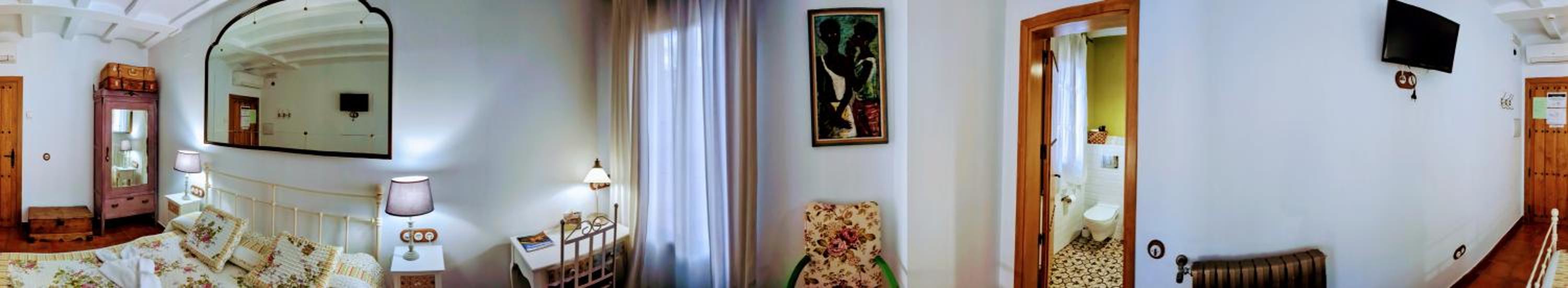Deluxe Double Room with Bath photo 2