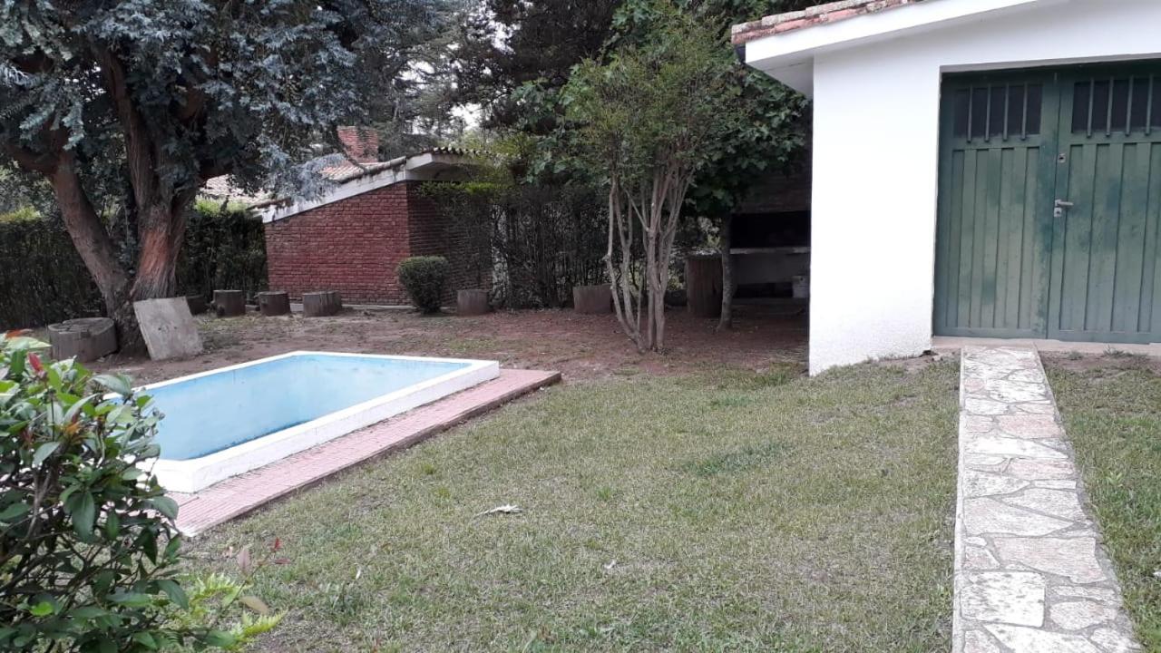 Three-Bedroom House photo 3
