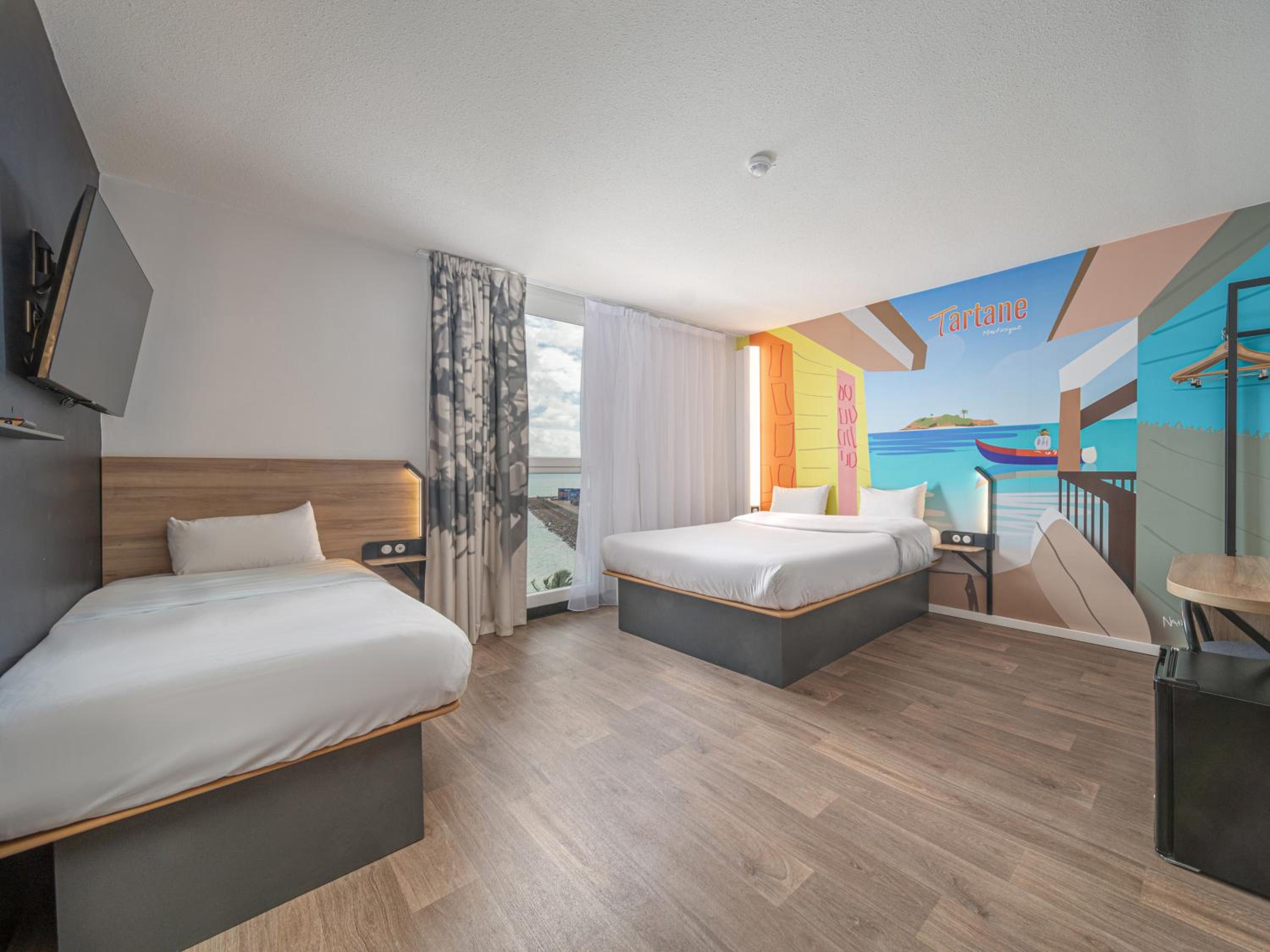 Quadruple Room with Sea View - Photo 1