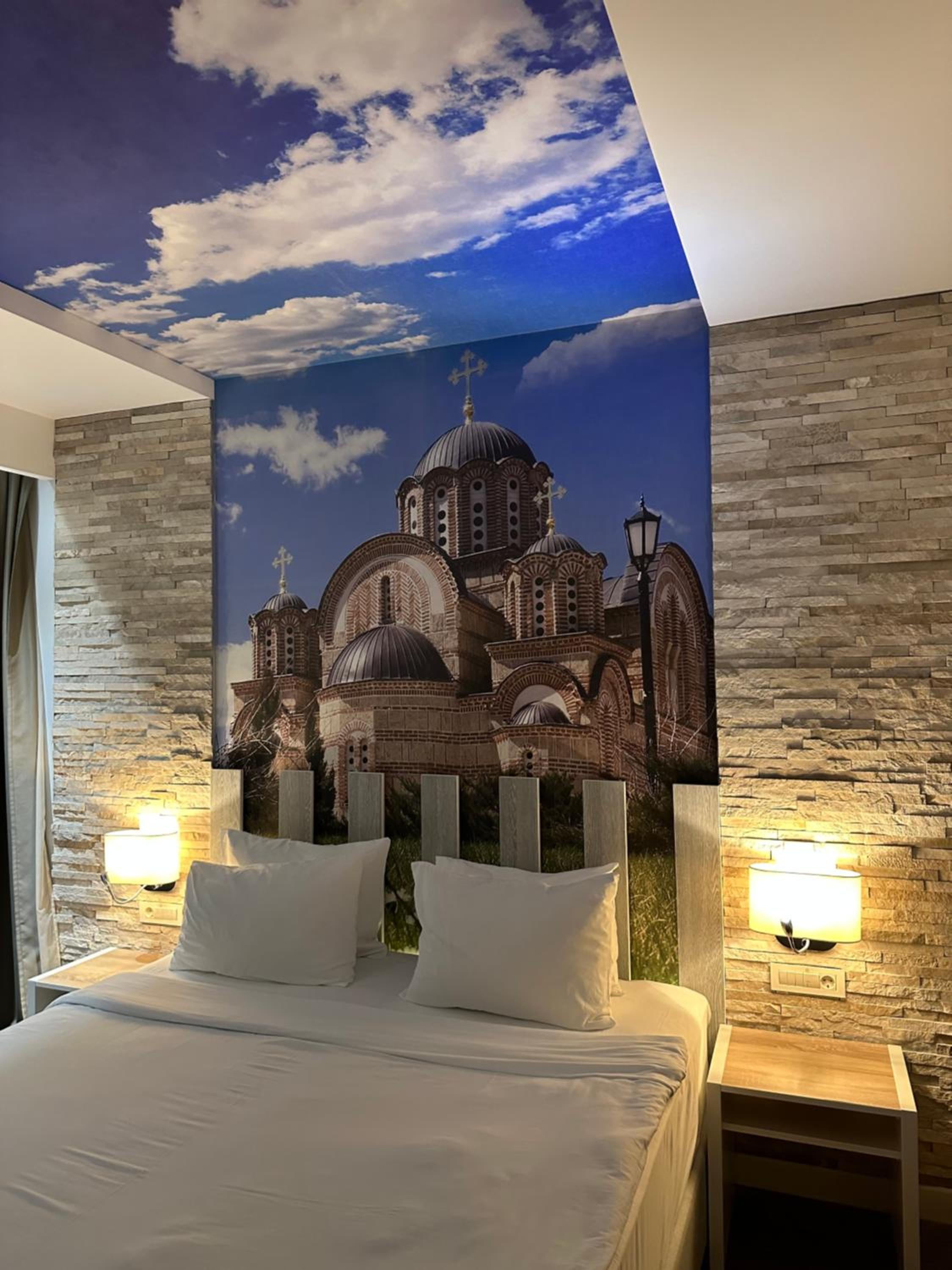 Double or Twin Room with Balcony - Photo 19