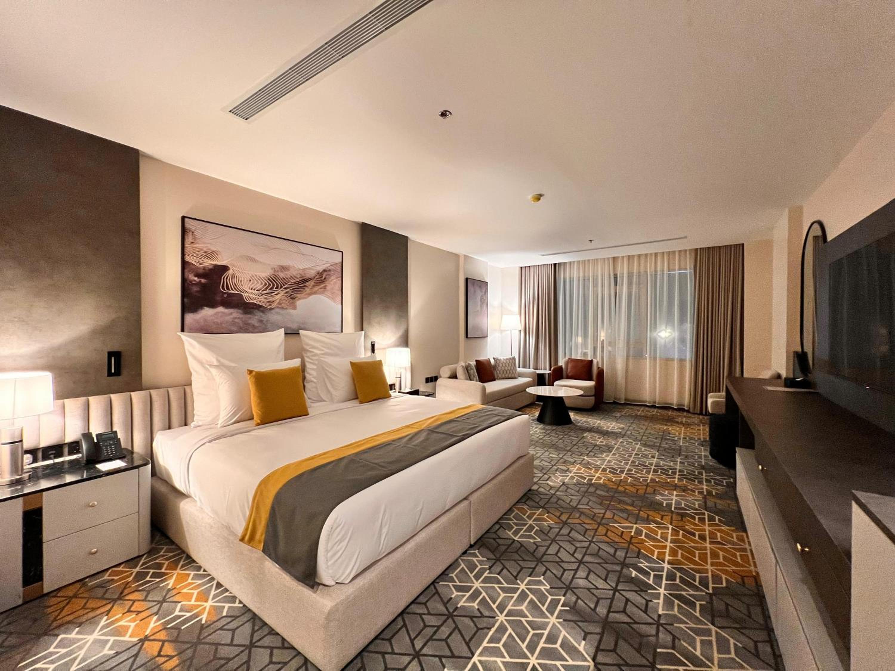 Superior King Room - Photo 2