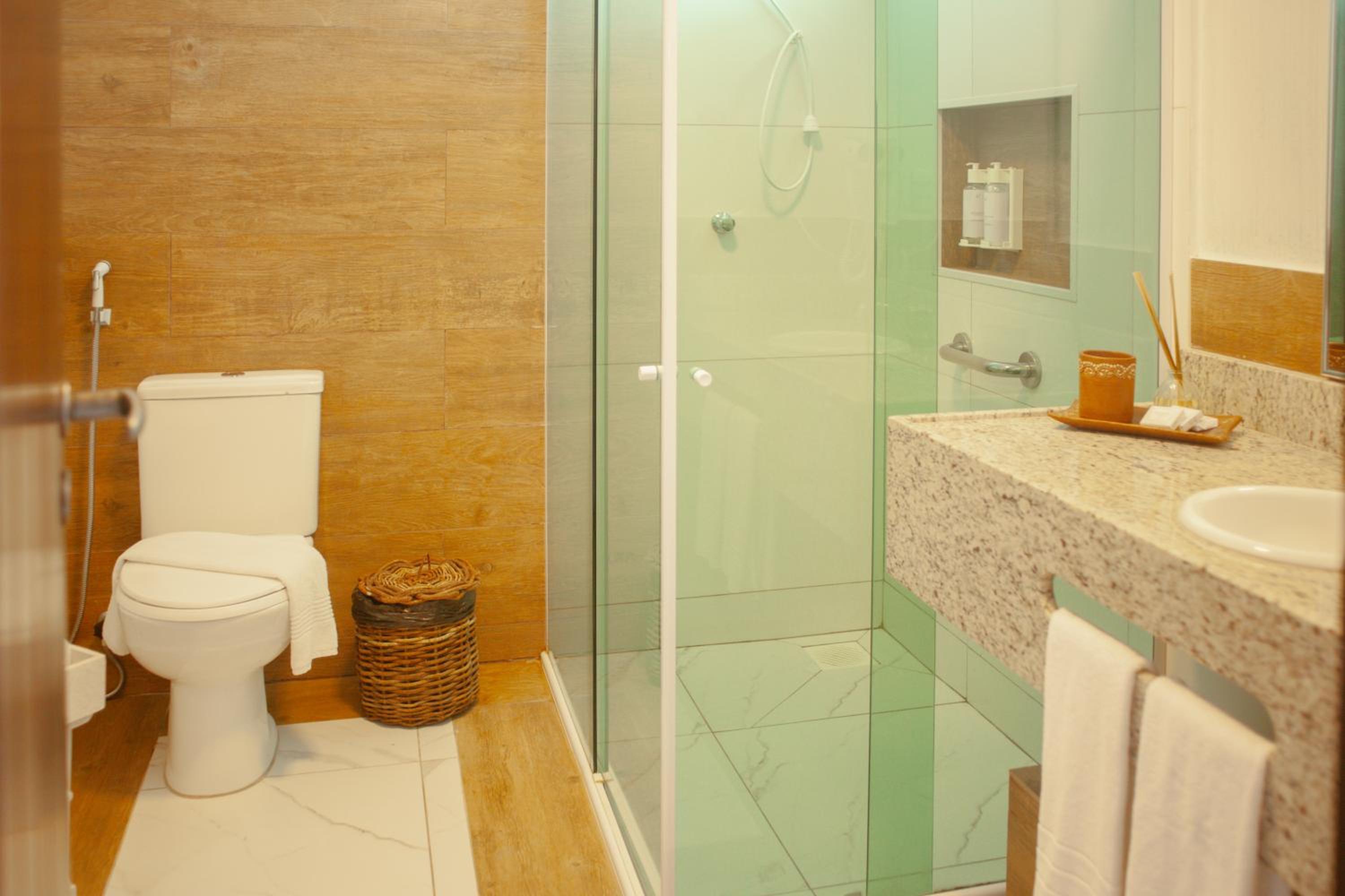 Deluxe Suite - Photo 9
