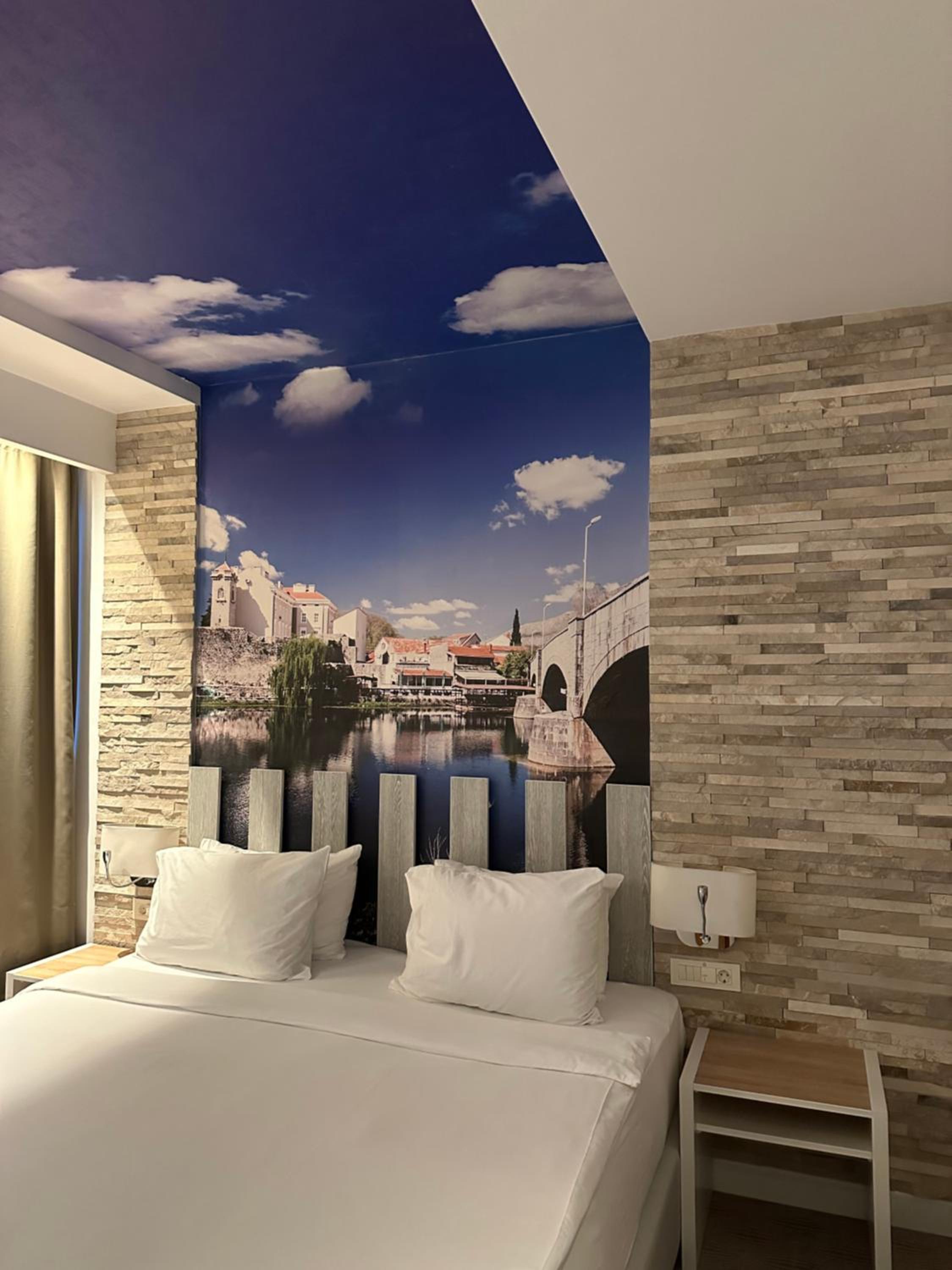 Double or Twin Room with Balcony - Photo 3