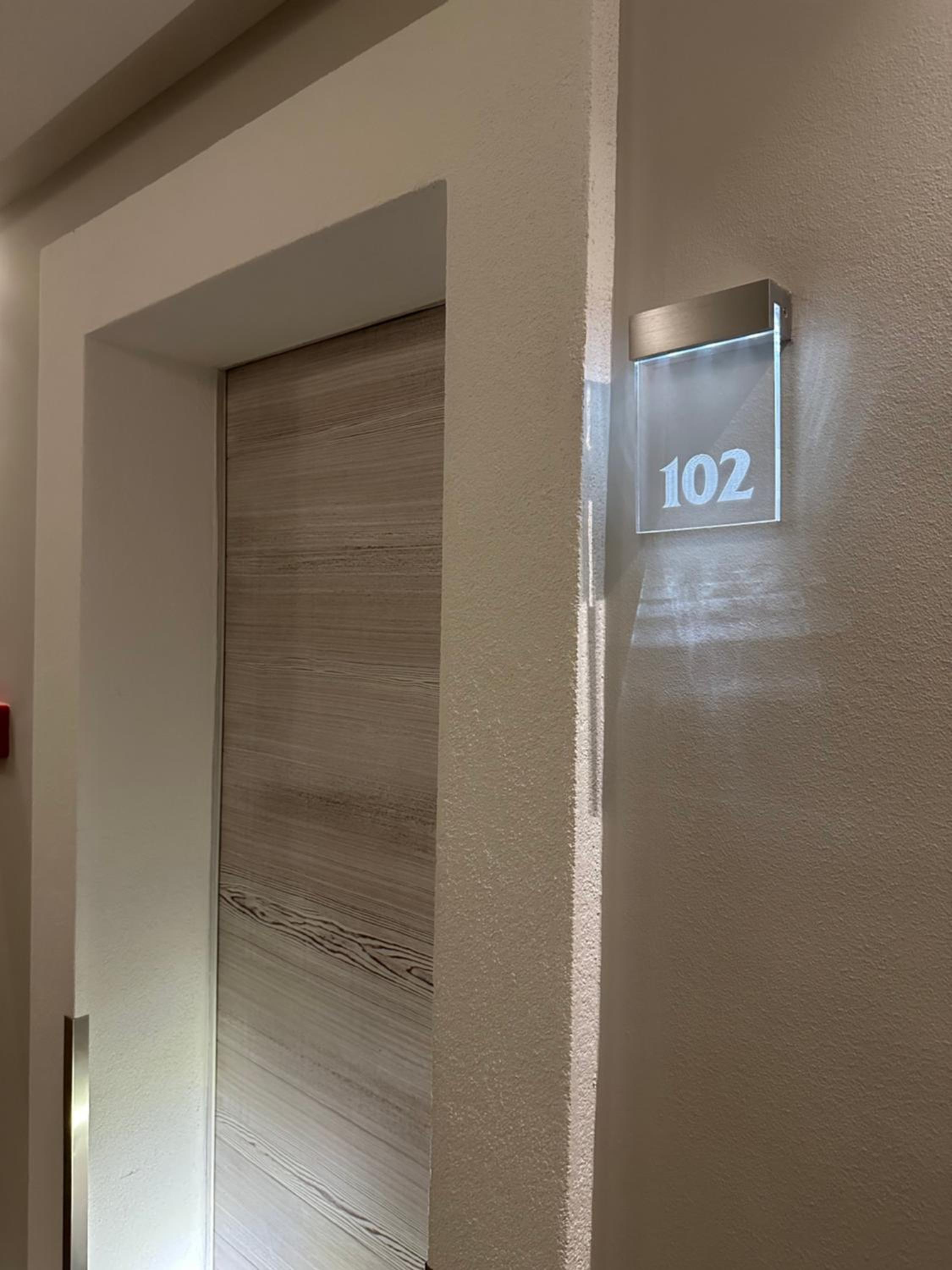 Double or Twin Room with Balcony - Photo 6