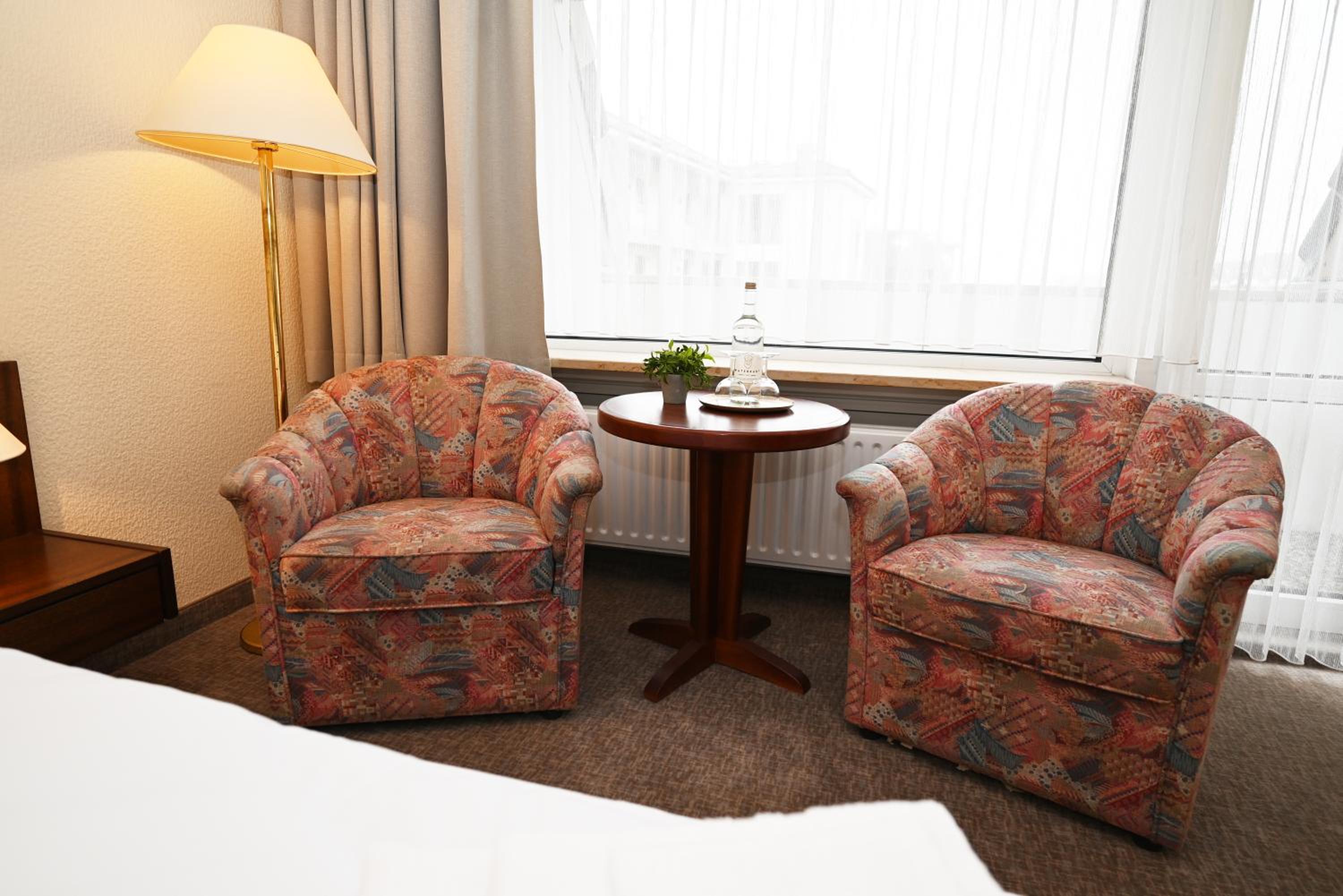 Double Room with Balcony  and Partial Sea View thumbnail 5