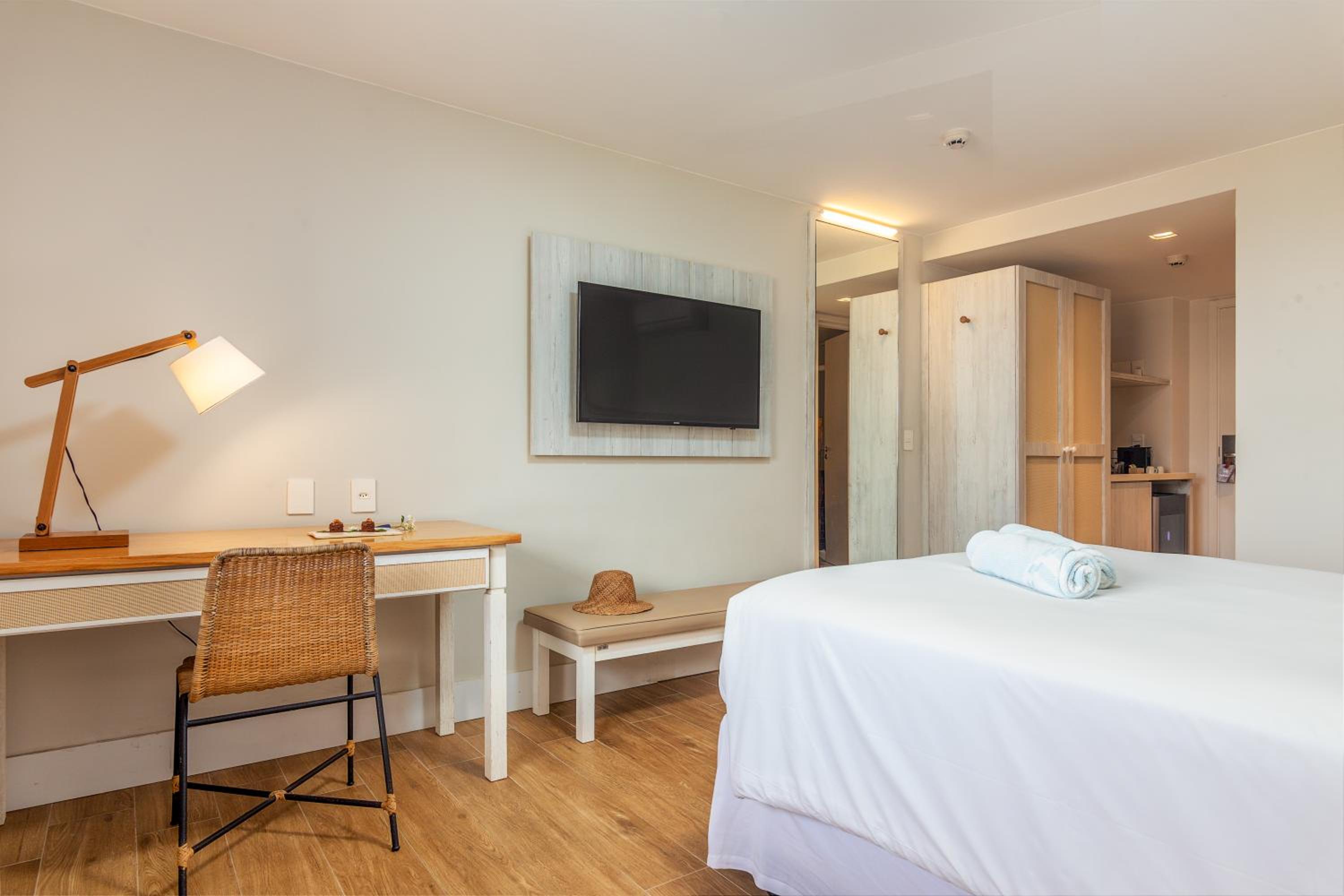 Luxury Suite - Photo 4