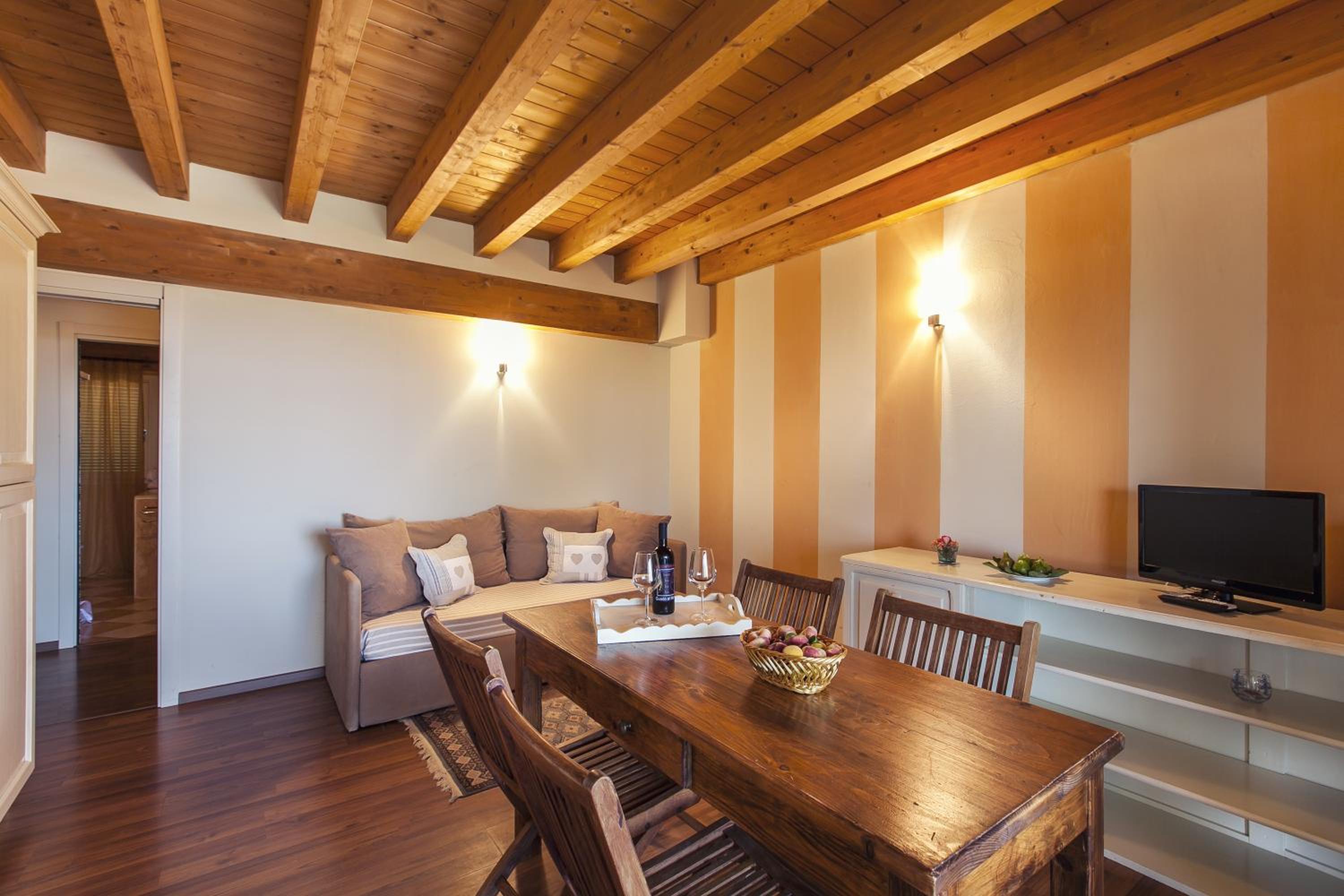 One-Bedroom Apartment - Photo 21