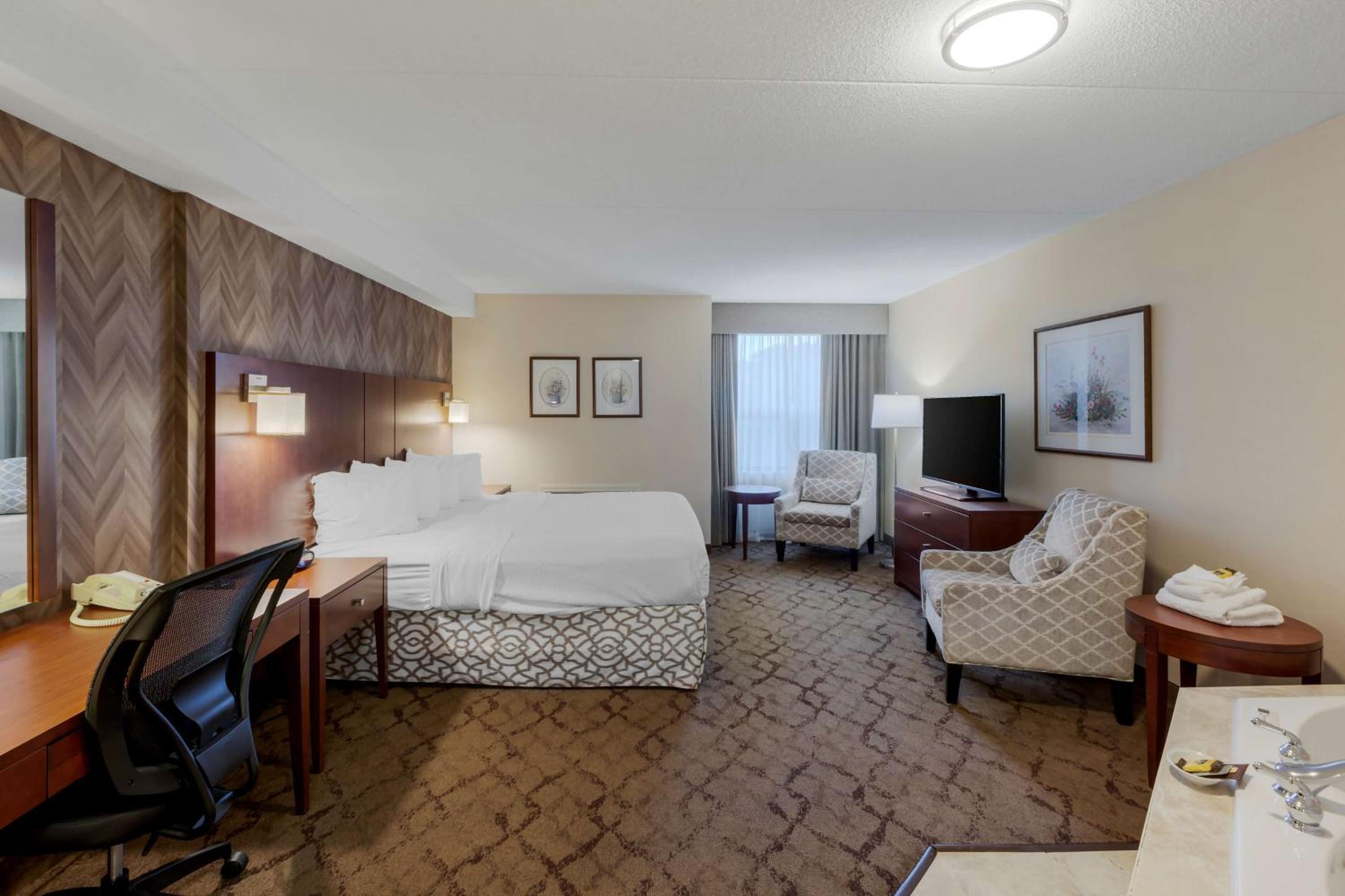 King Room with Spa Bath - Photo 2