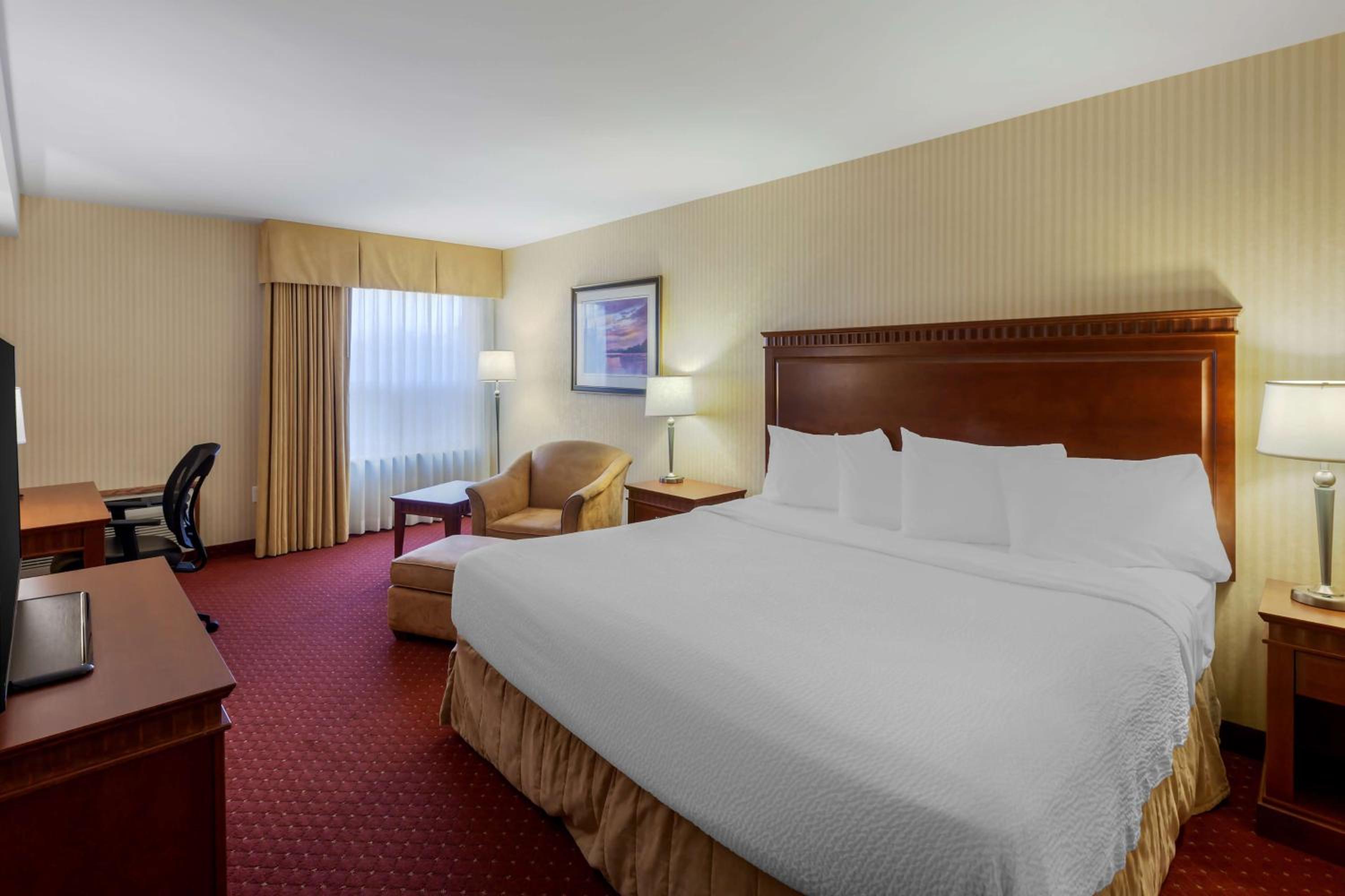 King Room - Non-Smoking - Photo 2