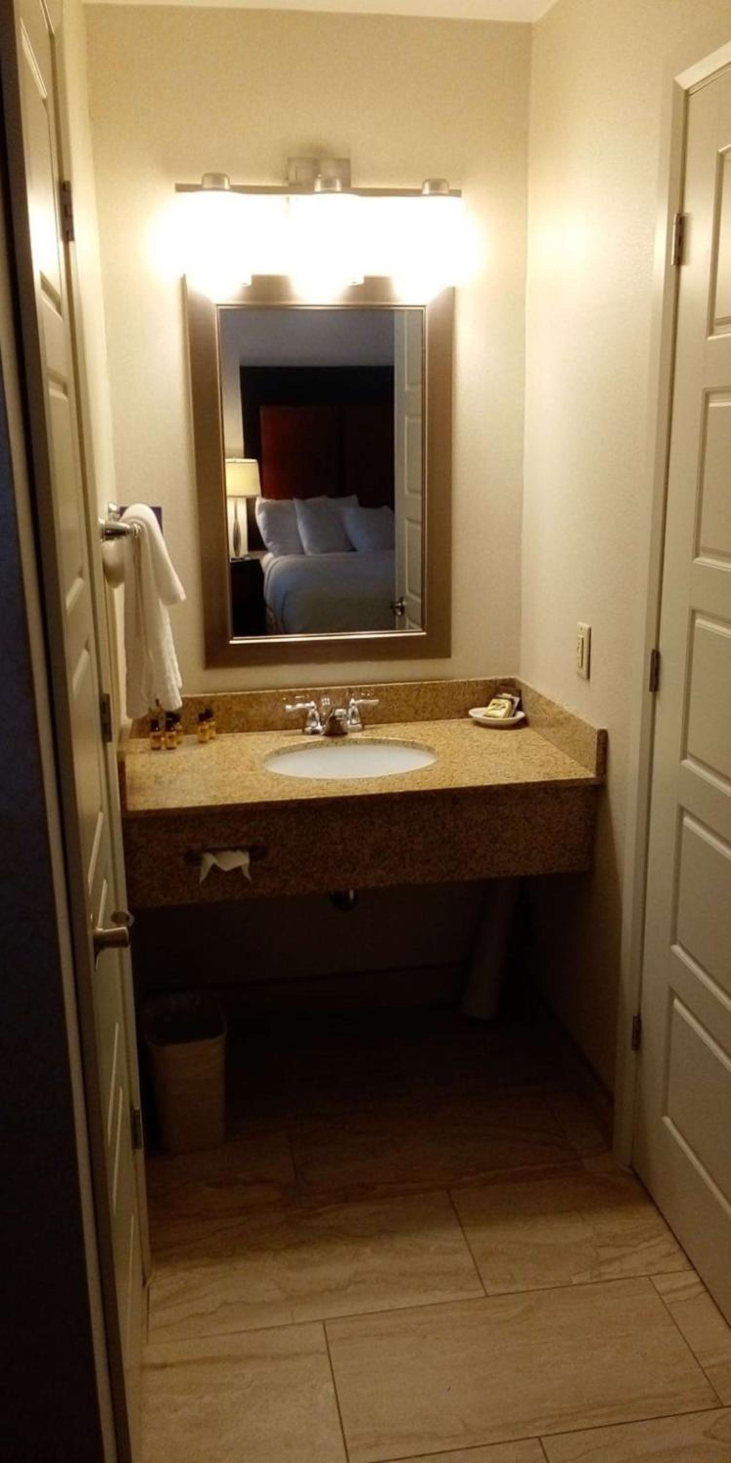Double Room with Two Double Beds with River View - Non-smoking - Photo 2