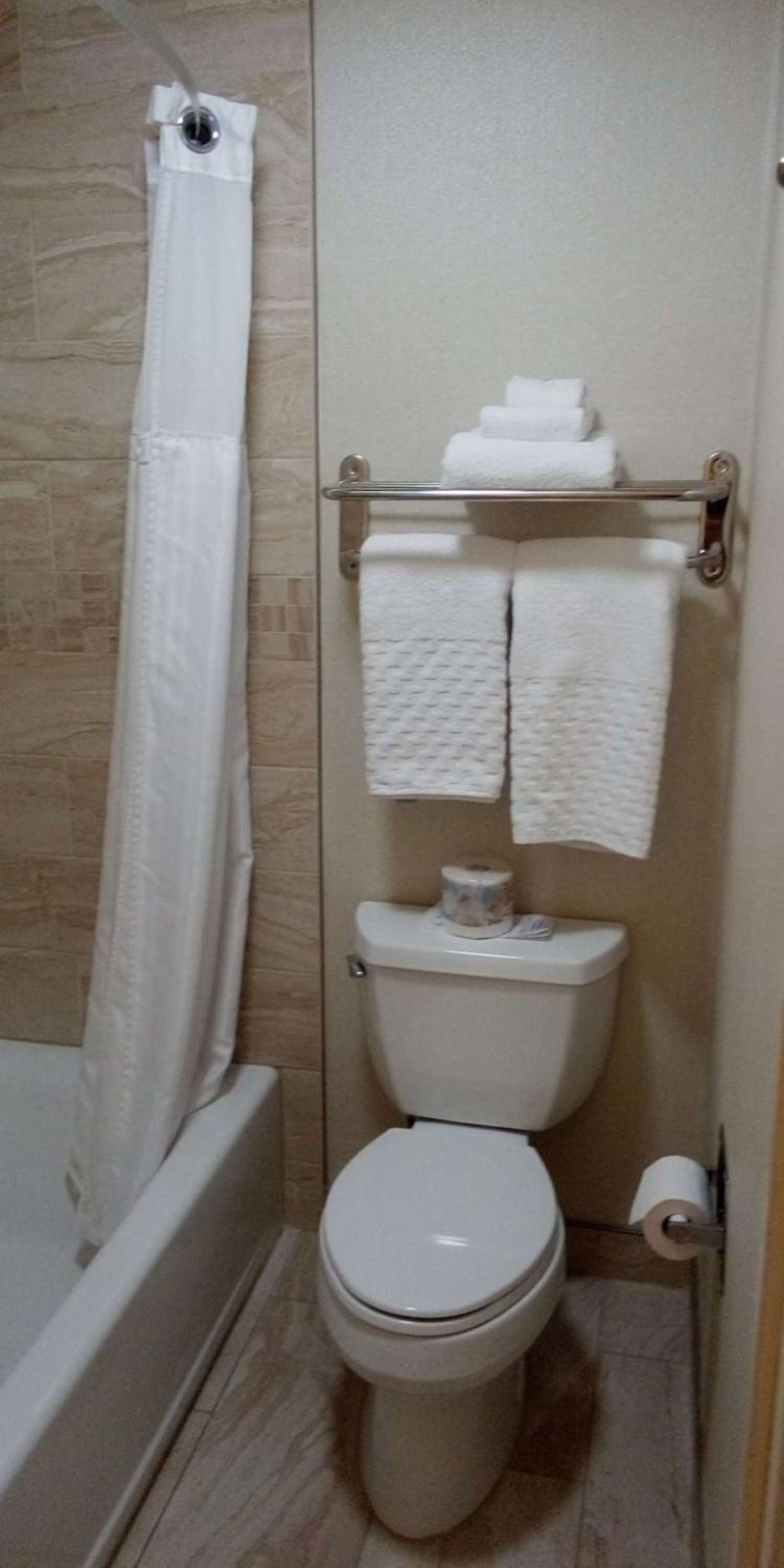 Double Room with Two Double Beds with River View - Non-smoking - Photo 3