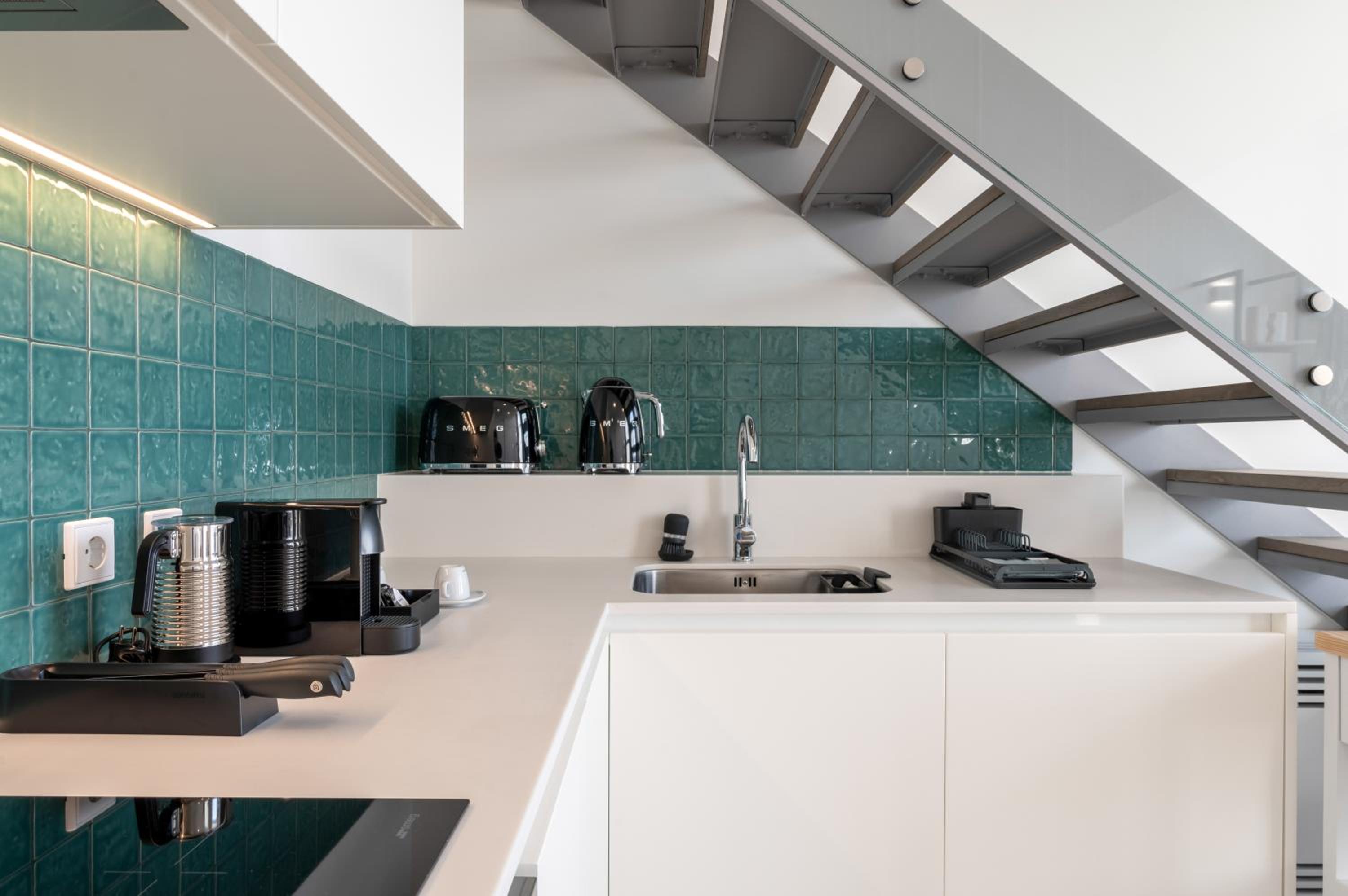 One-Bedroom Apartment - Photo 12