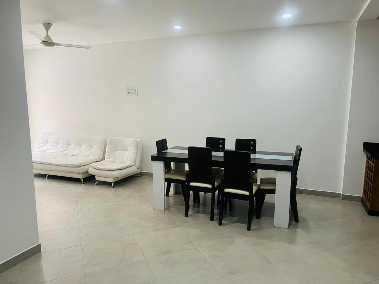 Three-Bedroom House photo 3