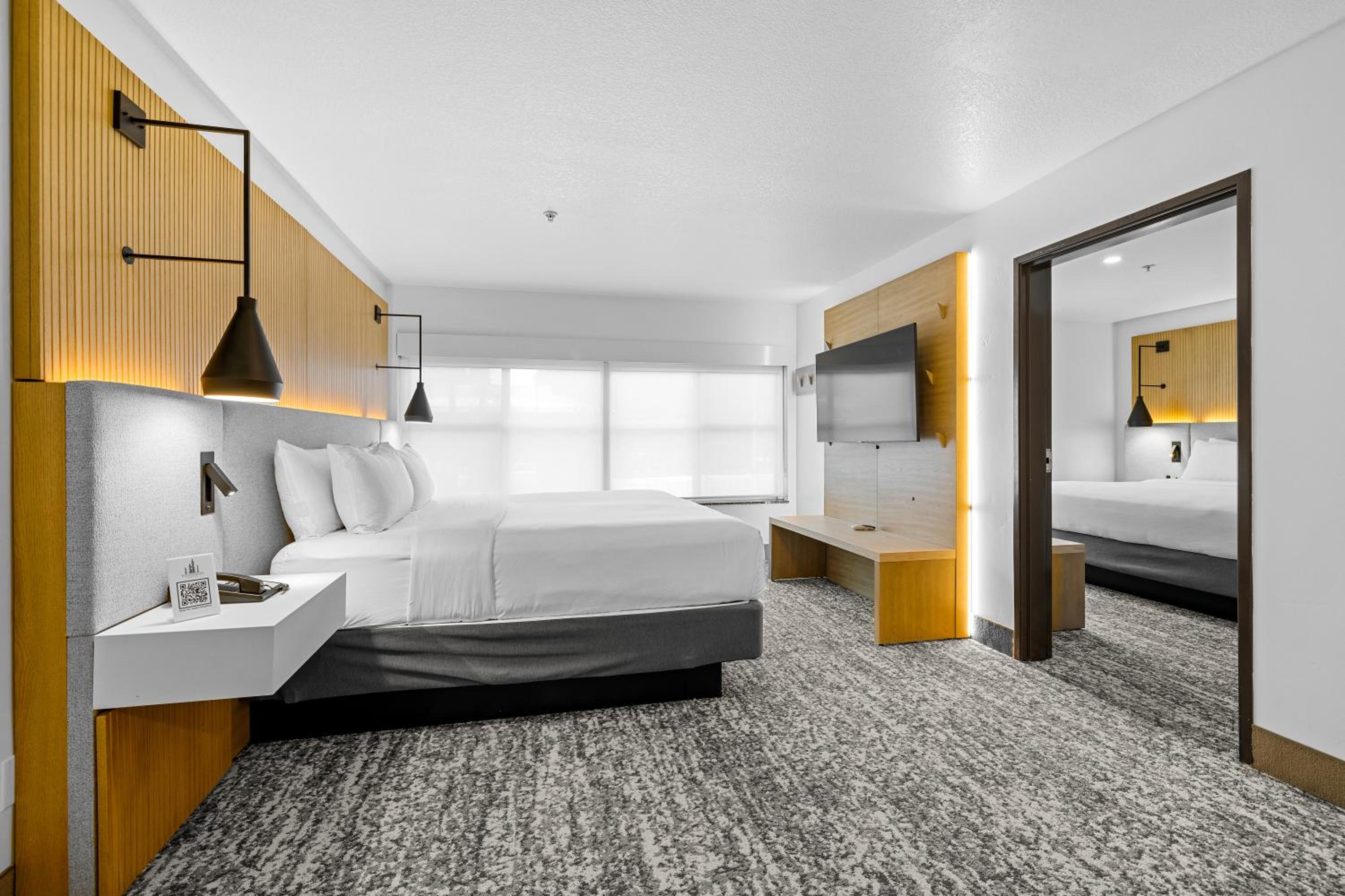 Deluxe Family Suite