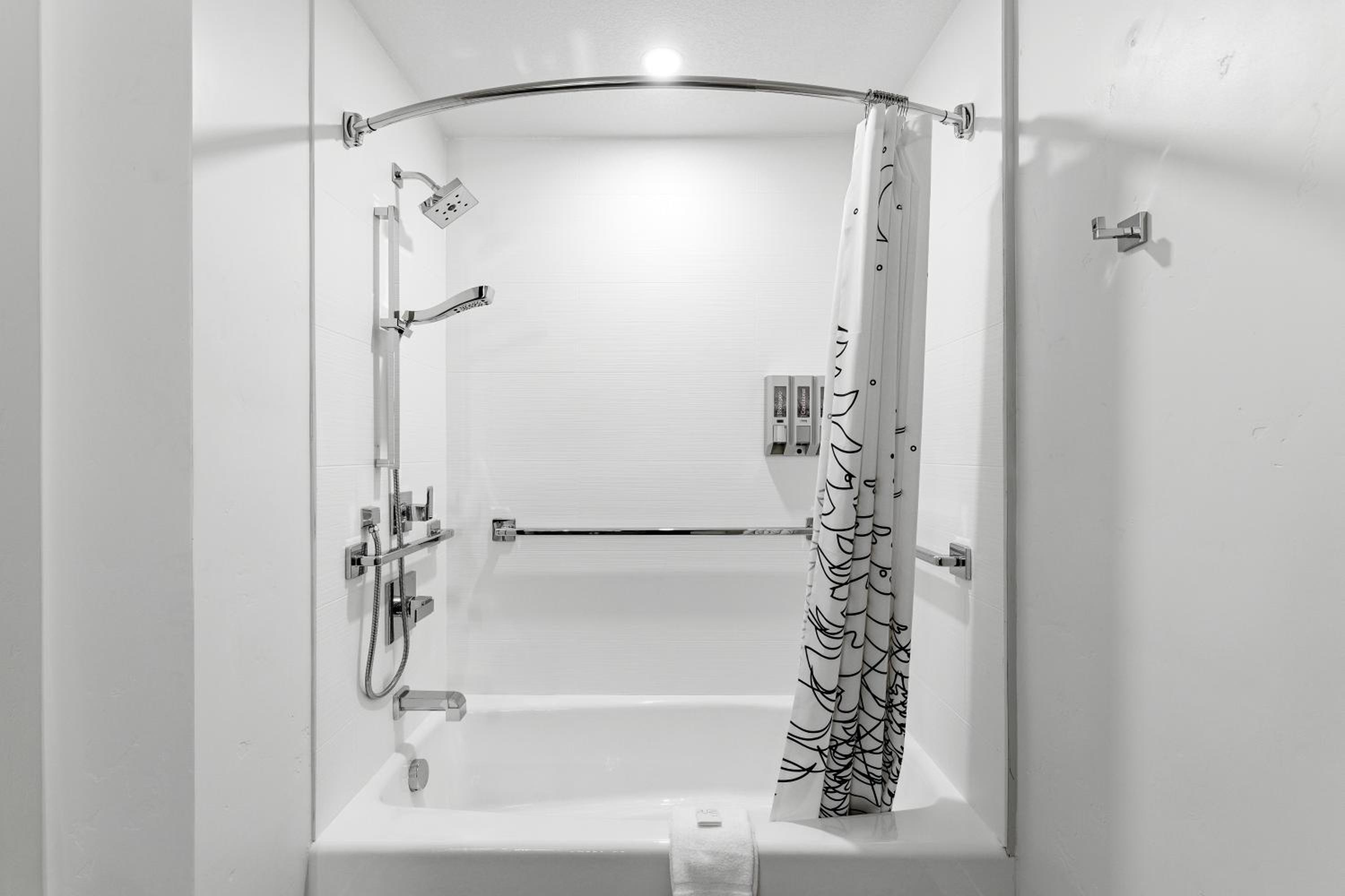Double Room - Disability Access photo 2
