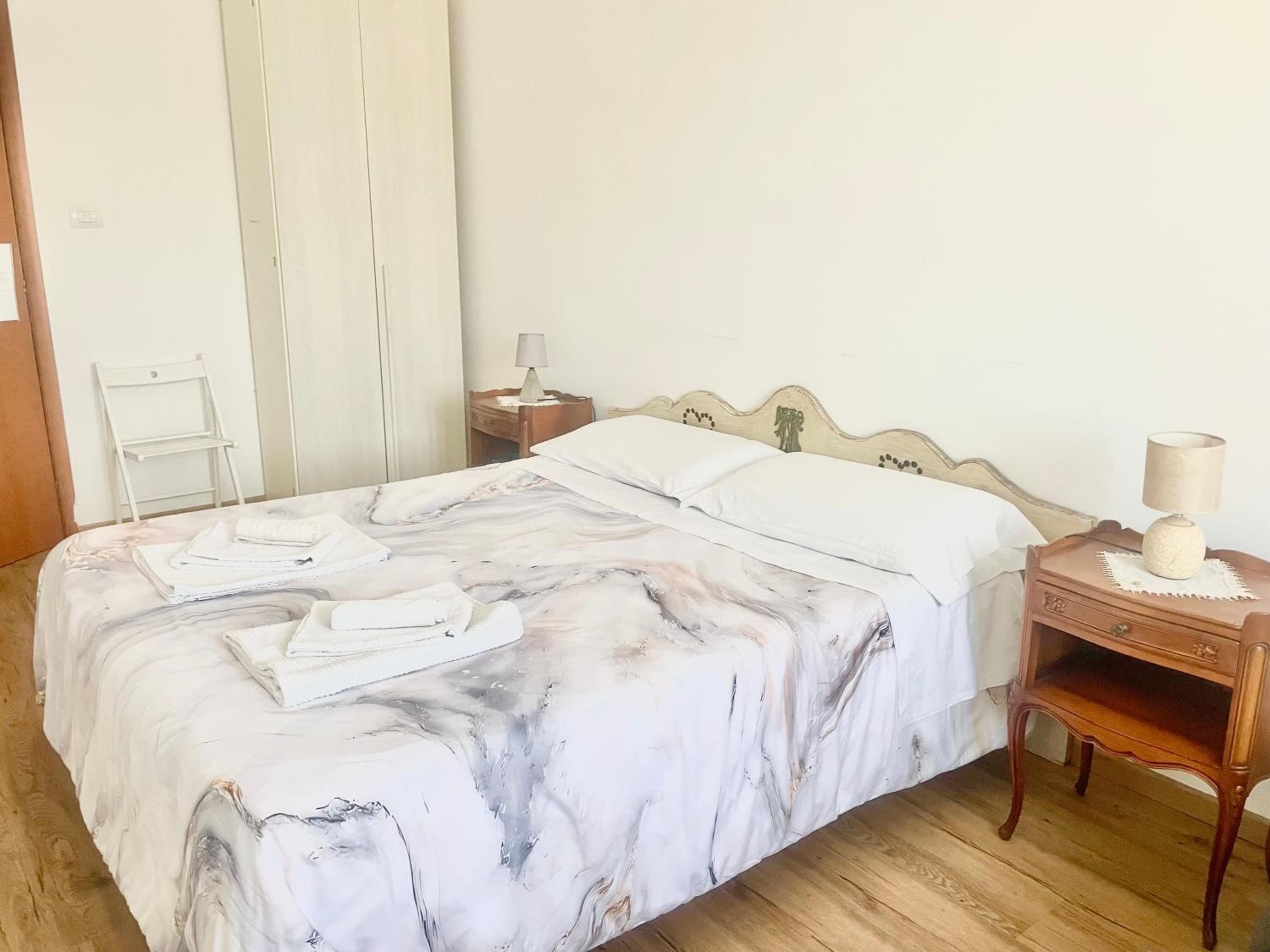 Economy Triple Room with Shared Bathroom photo 1