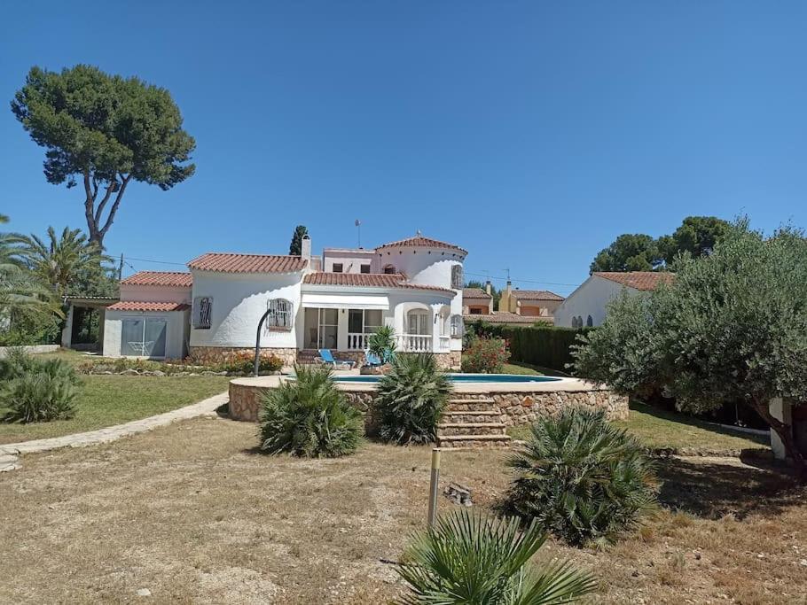 Three-Bedroom Villa photo 3