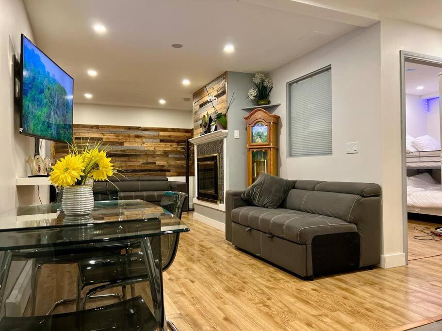 Two-Bedroom House photo 2