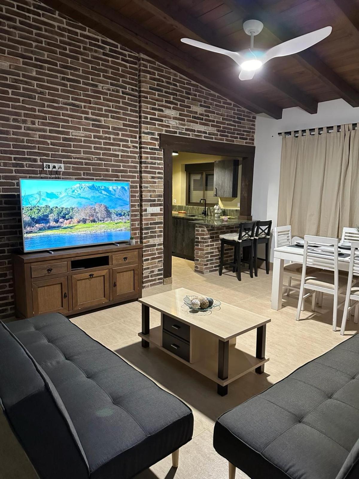 Casa de cuatro habitaciones