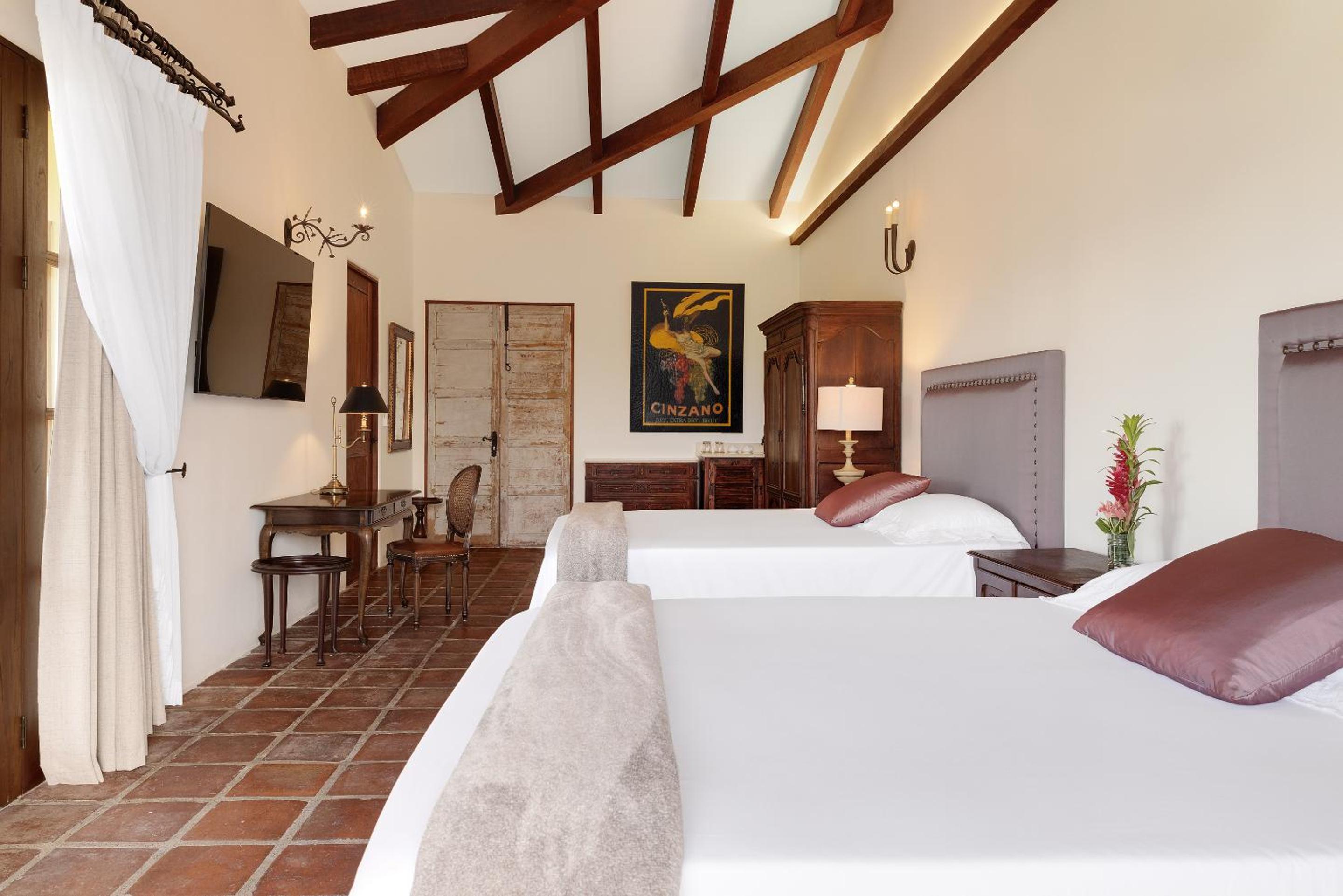 Deluxe King Room photo 3