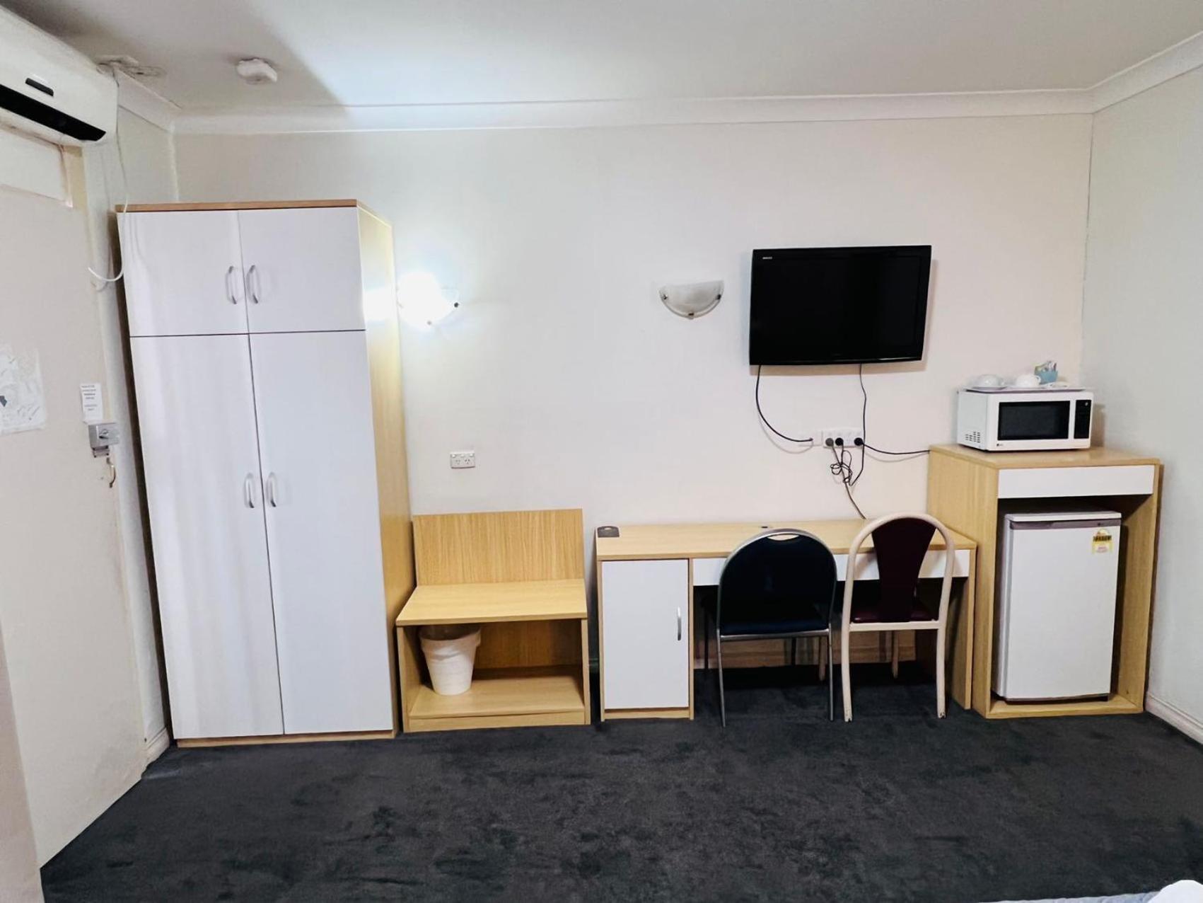 Deluxe Double or Twin Room with Spa Bath - Photo 2