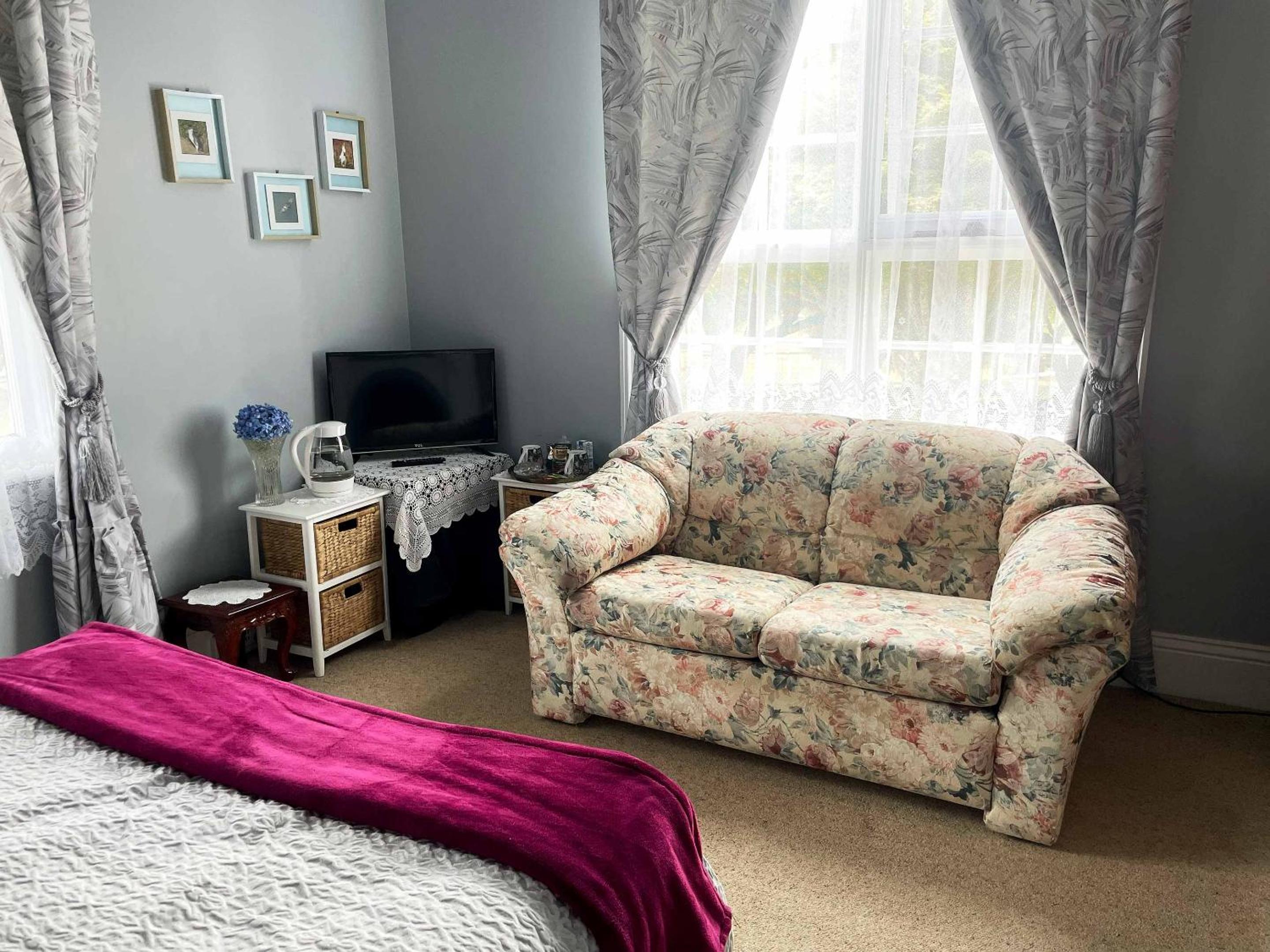 Deluxe Queen Room photo 3