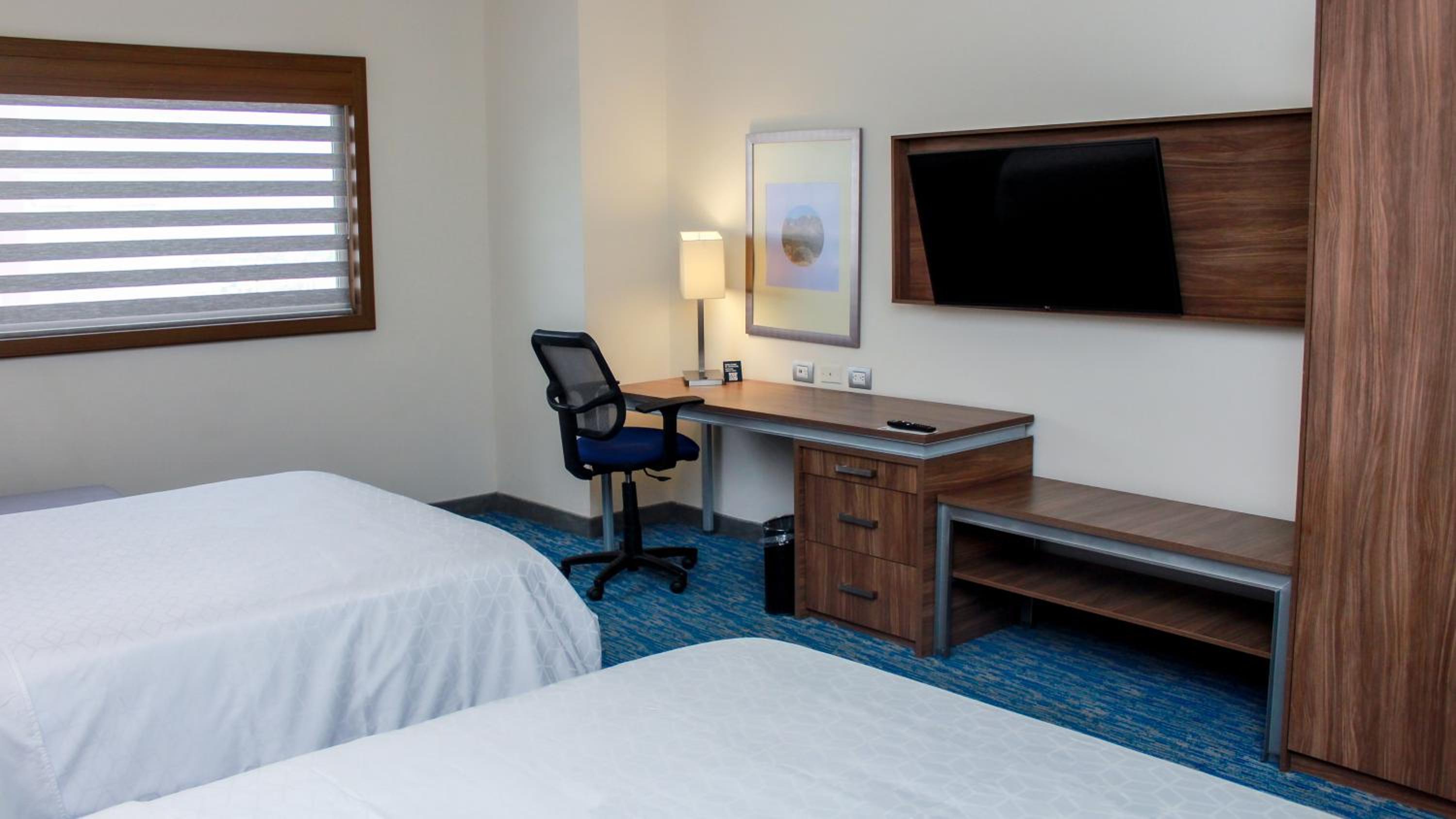 Standard King Room photo 1