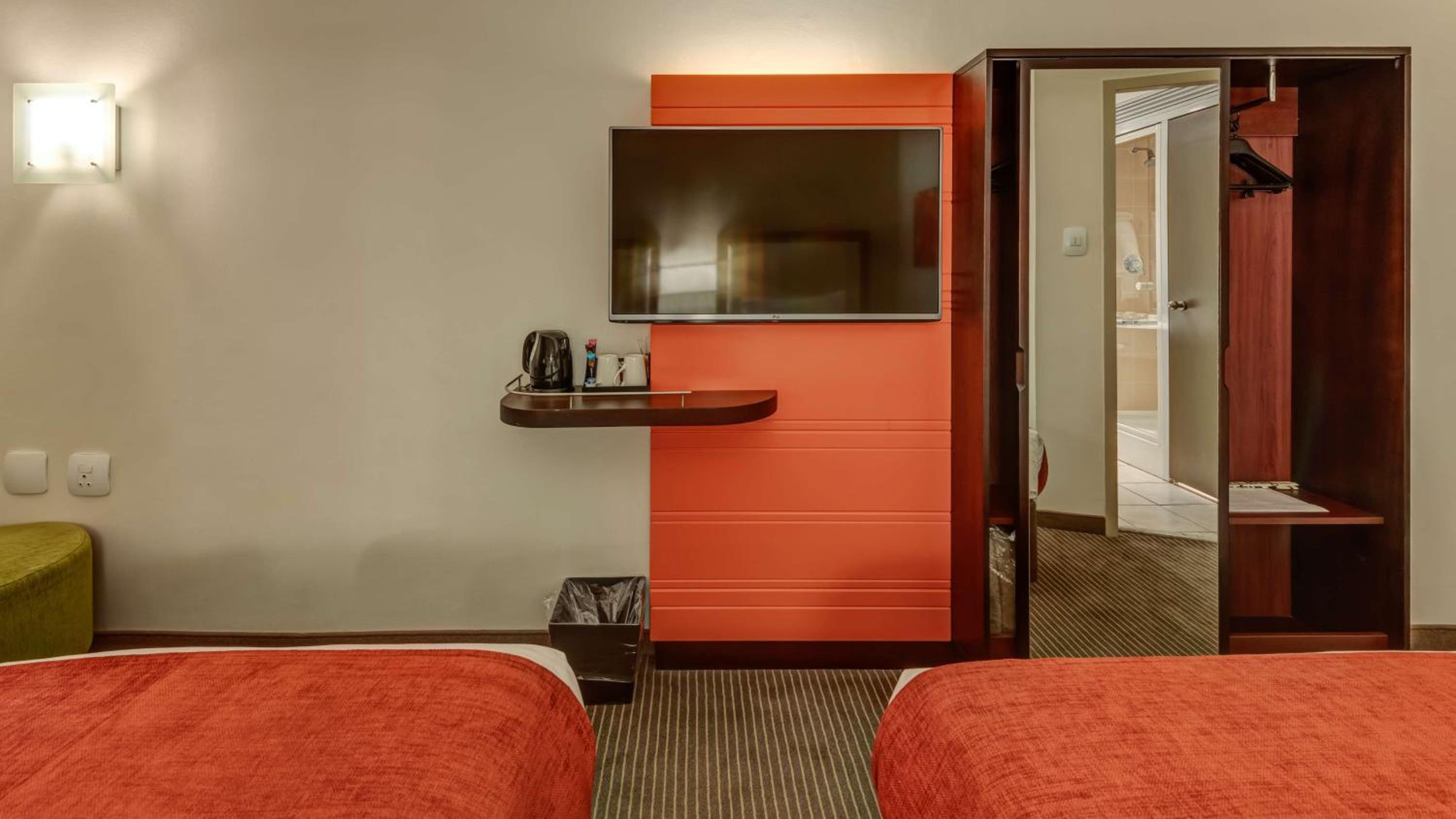 Standard Twin Room photo 3