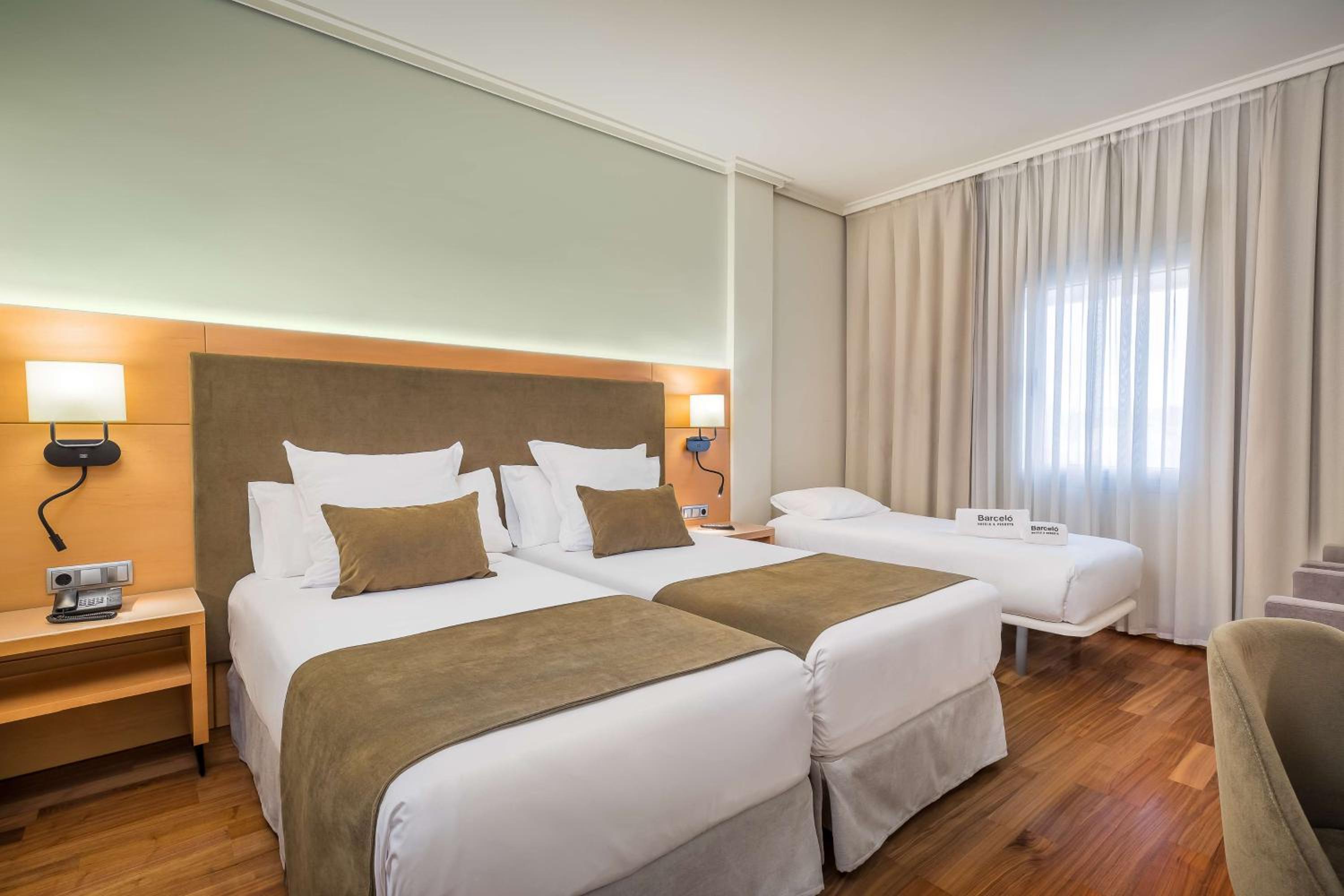 Superior Triple Room (2 Adults + 1 Child) - Photo 2