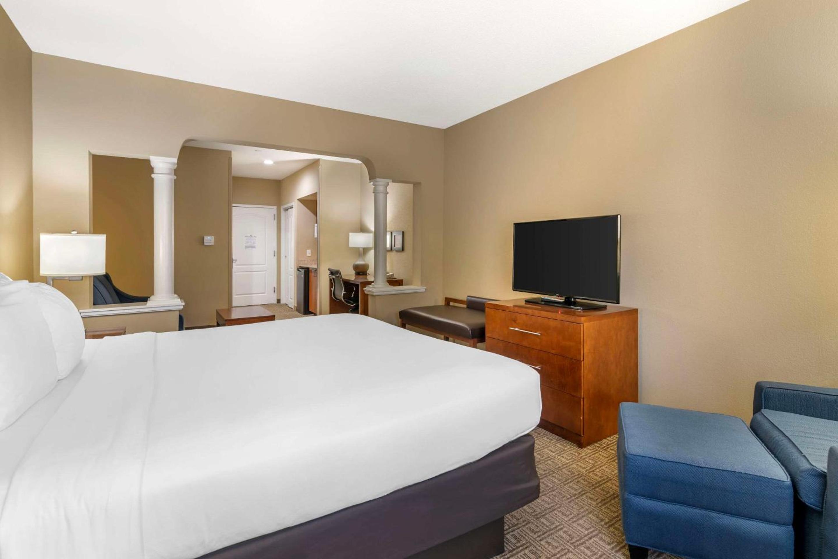 King Room - Non-Smoking - Photo 1