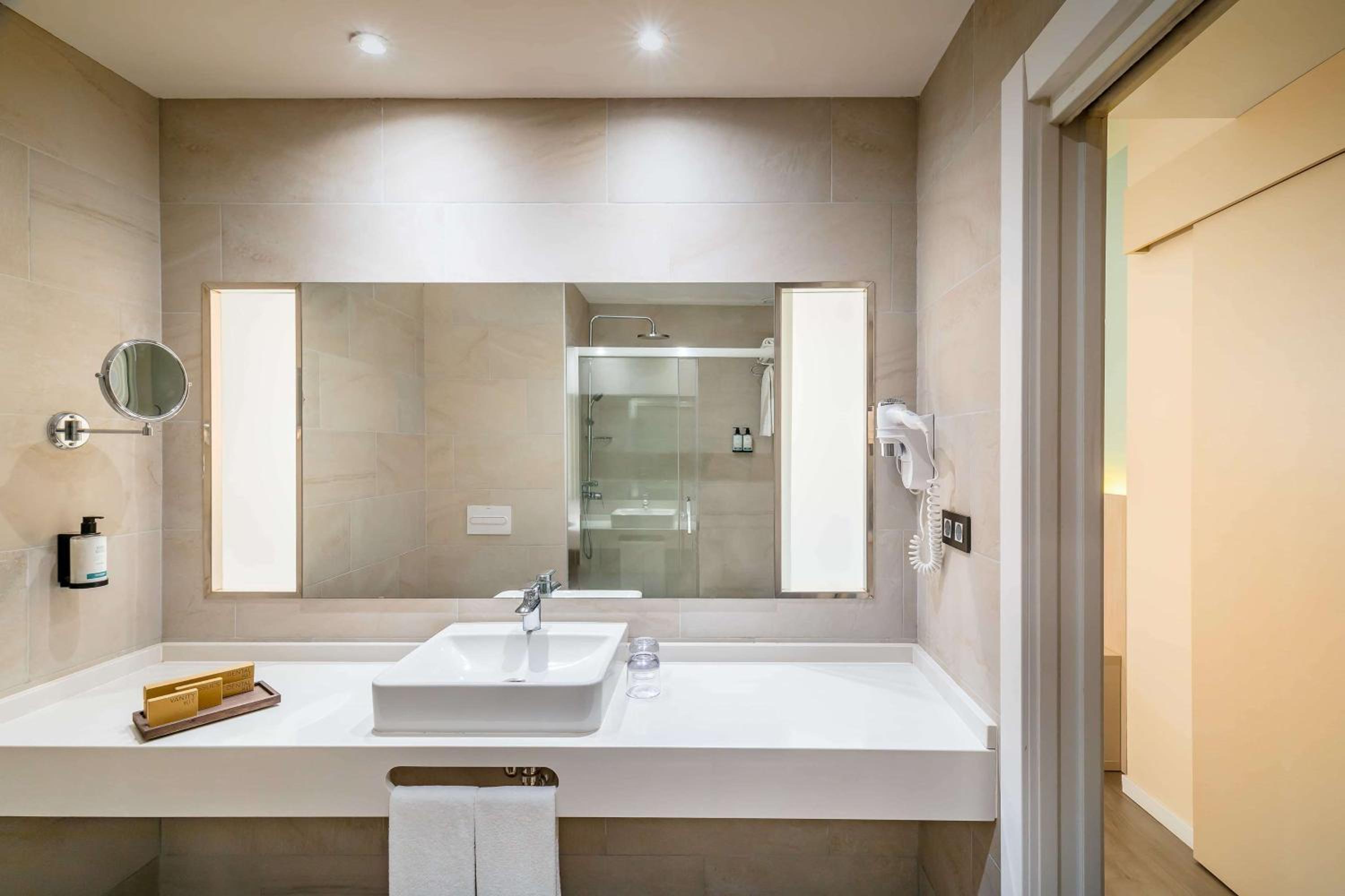 Superior Double or Twin Room photo 2
