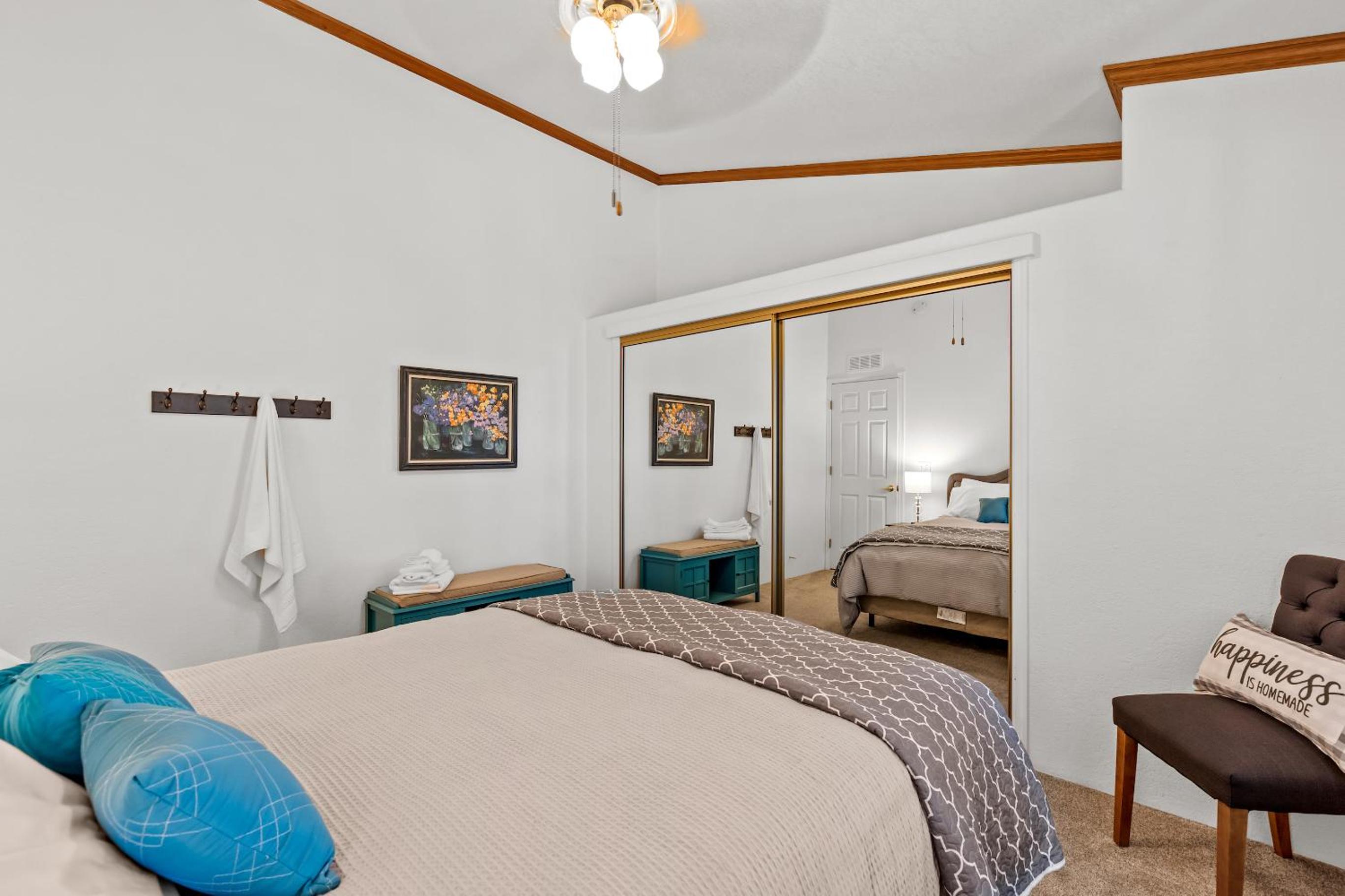 Queen Room photo 3