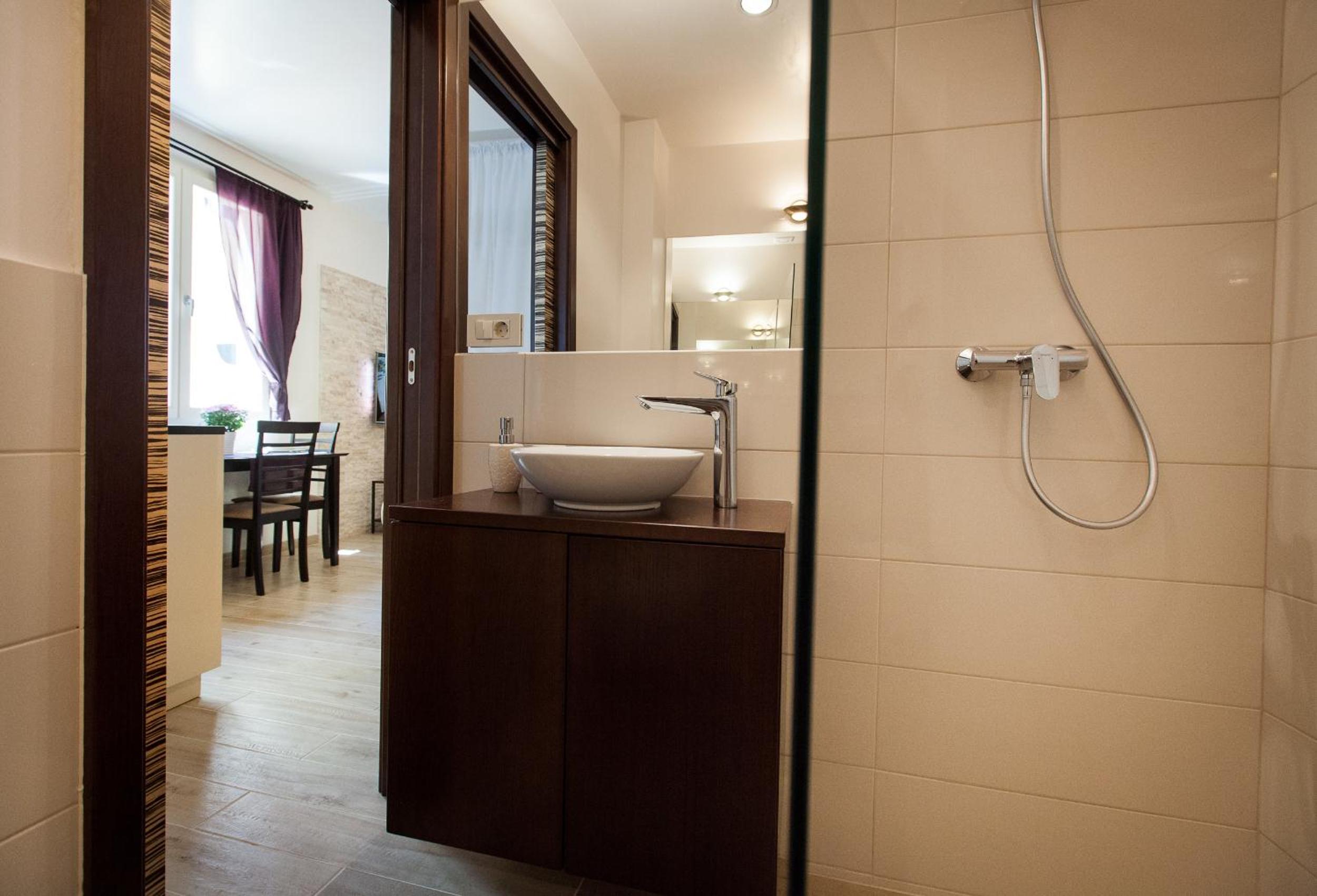 One-Bedroom Apartment - Photo 20