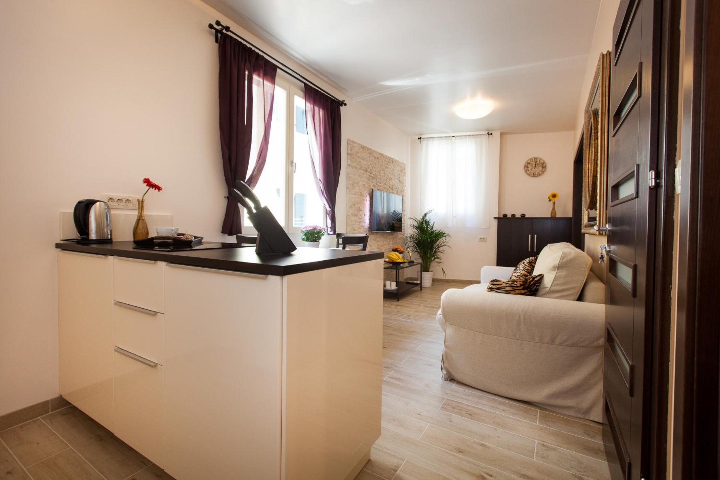 One-Bedroom Apartment - Photo 18