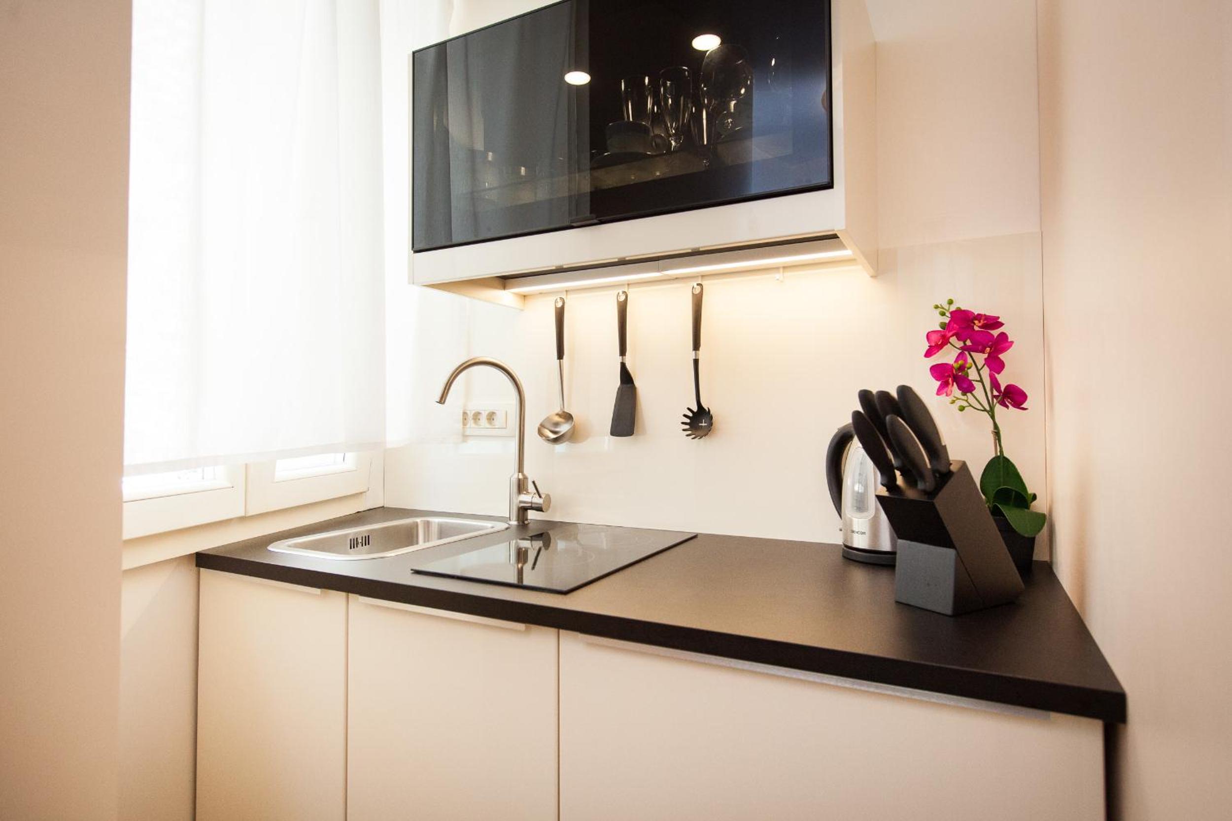 One-Bedroom Apartment - Photo 16