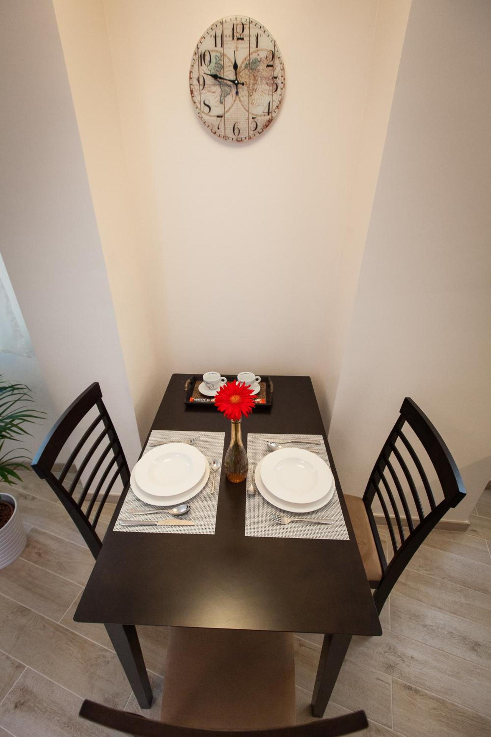 One-Bedroom Apartment - Photo 9