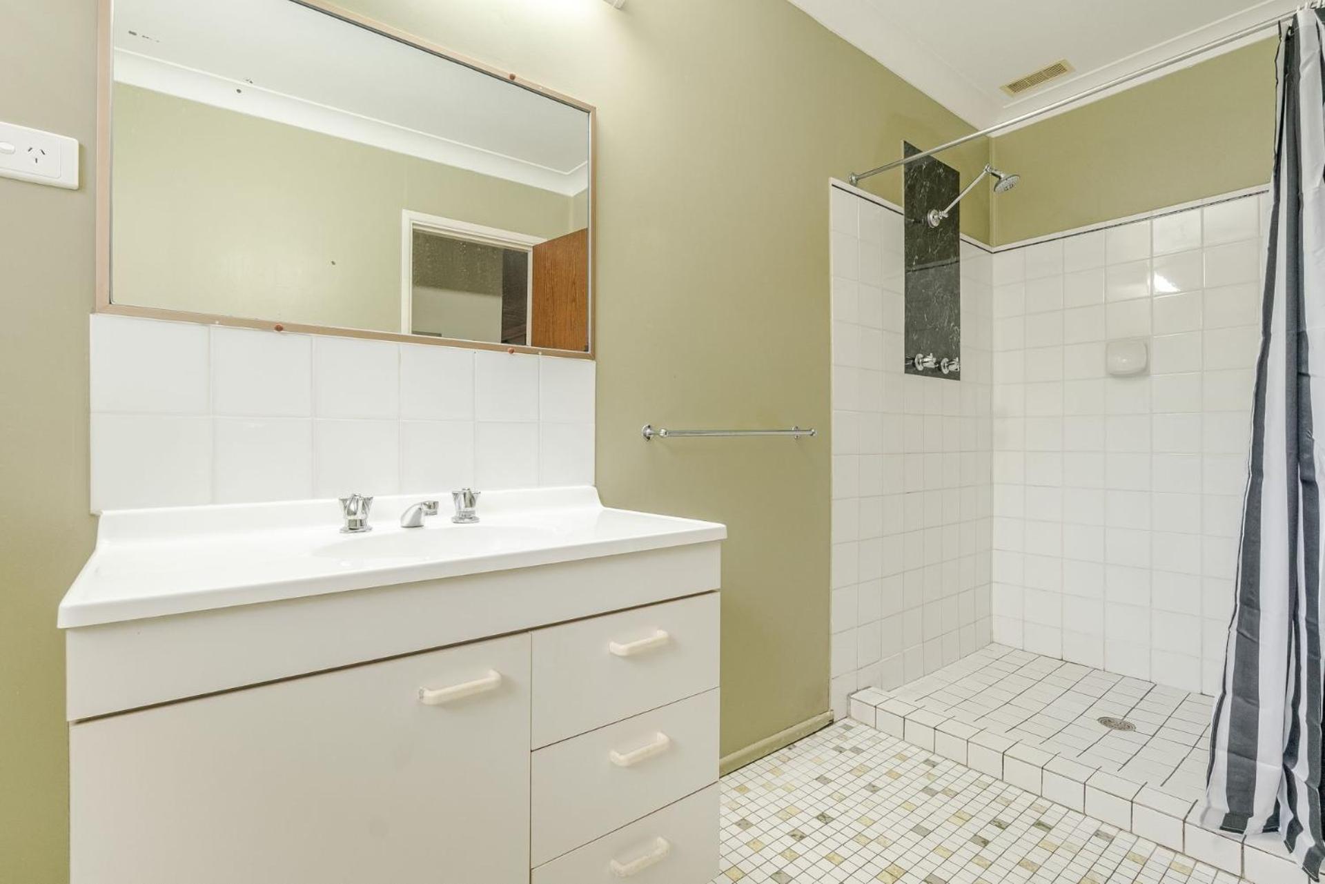 Two-Bedroom House photo 3