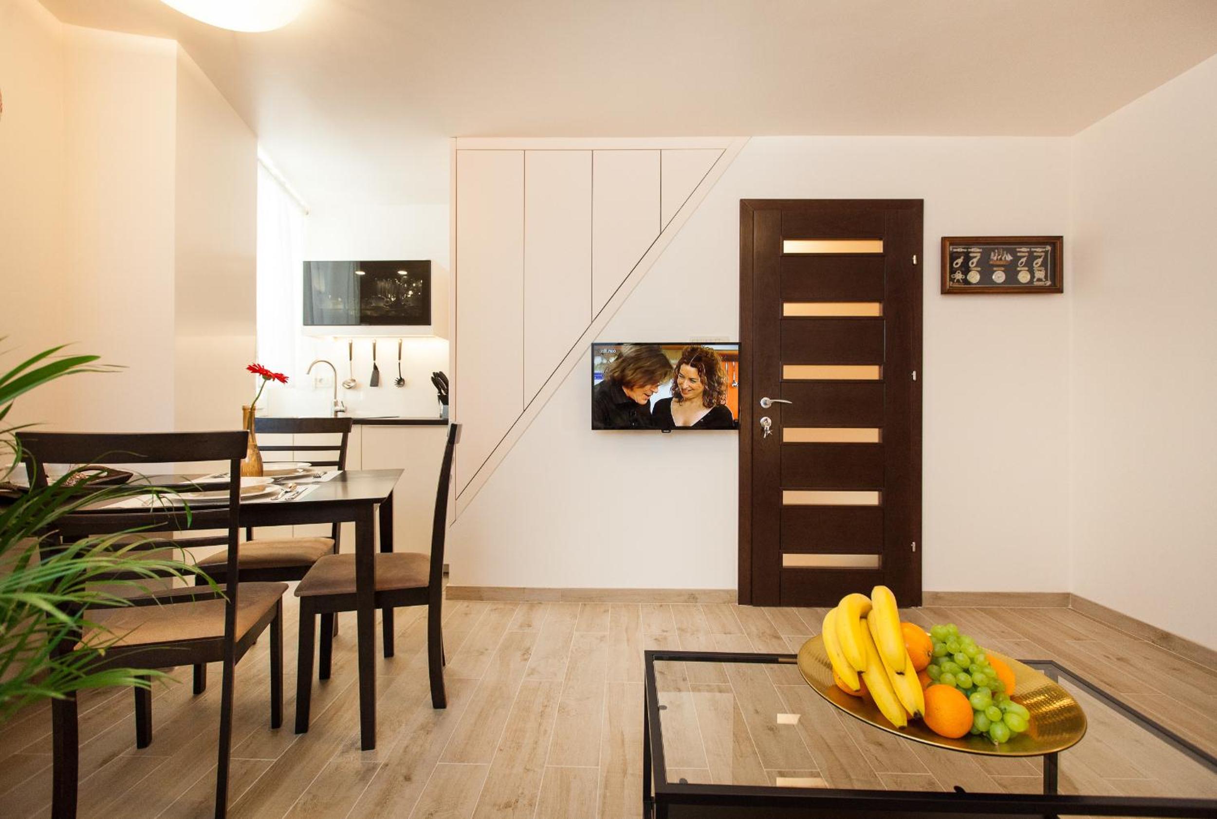 One-Bedroom Apartment - Photo 14