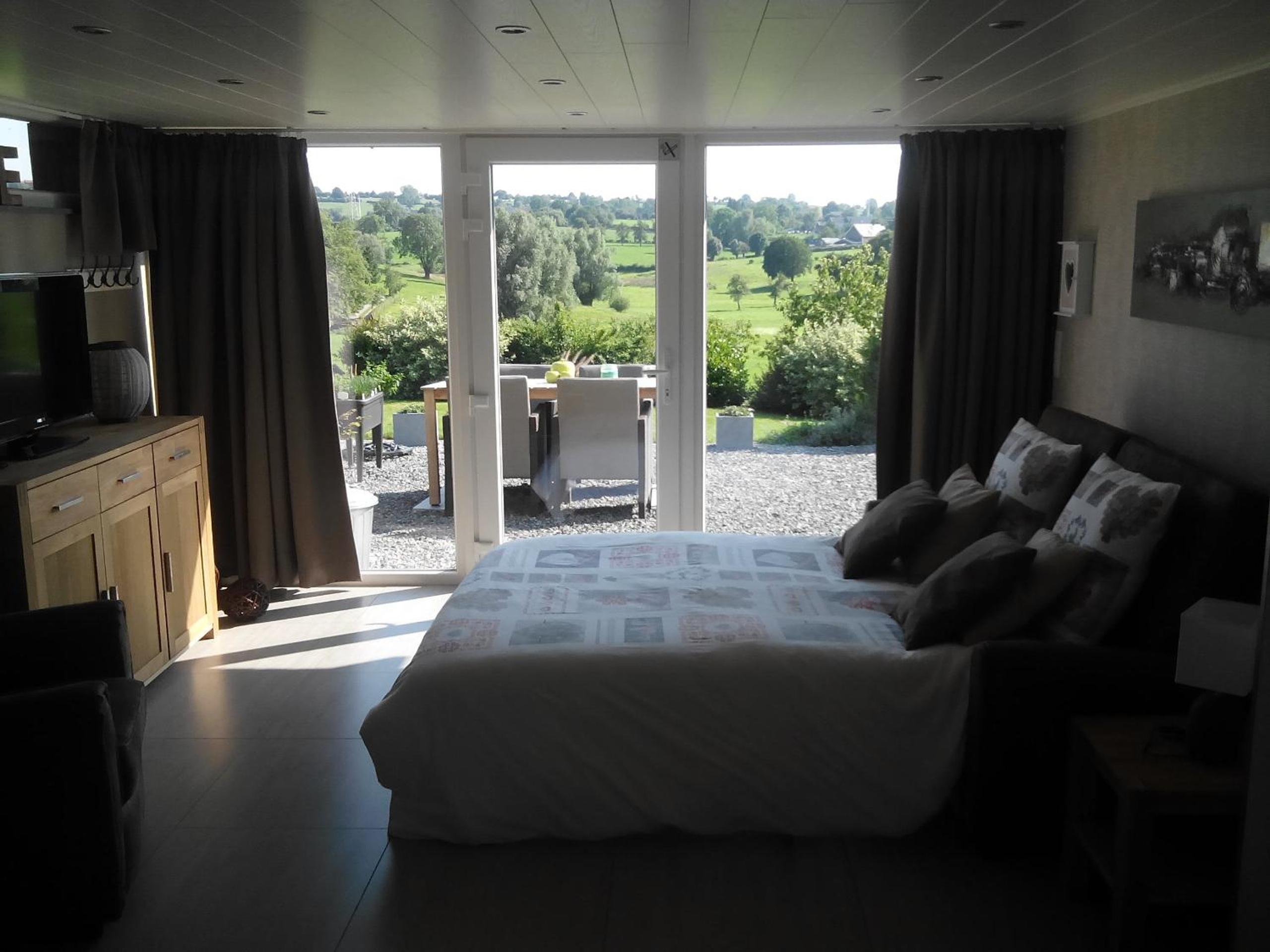 One-Bedroom House photo 3