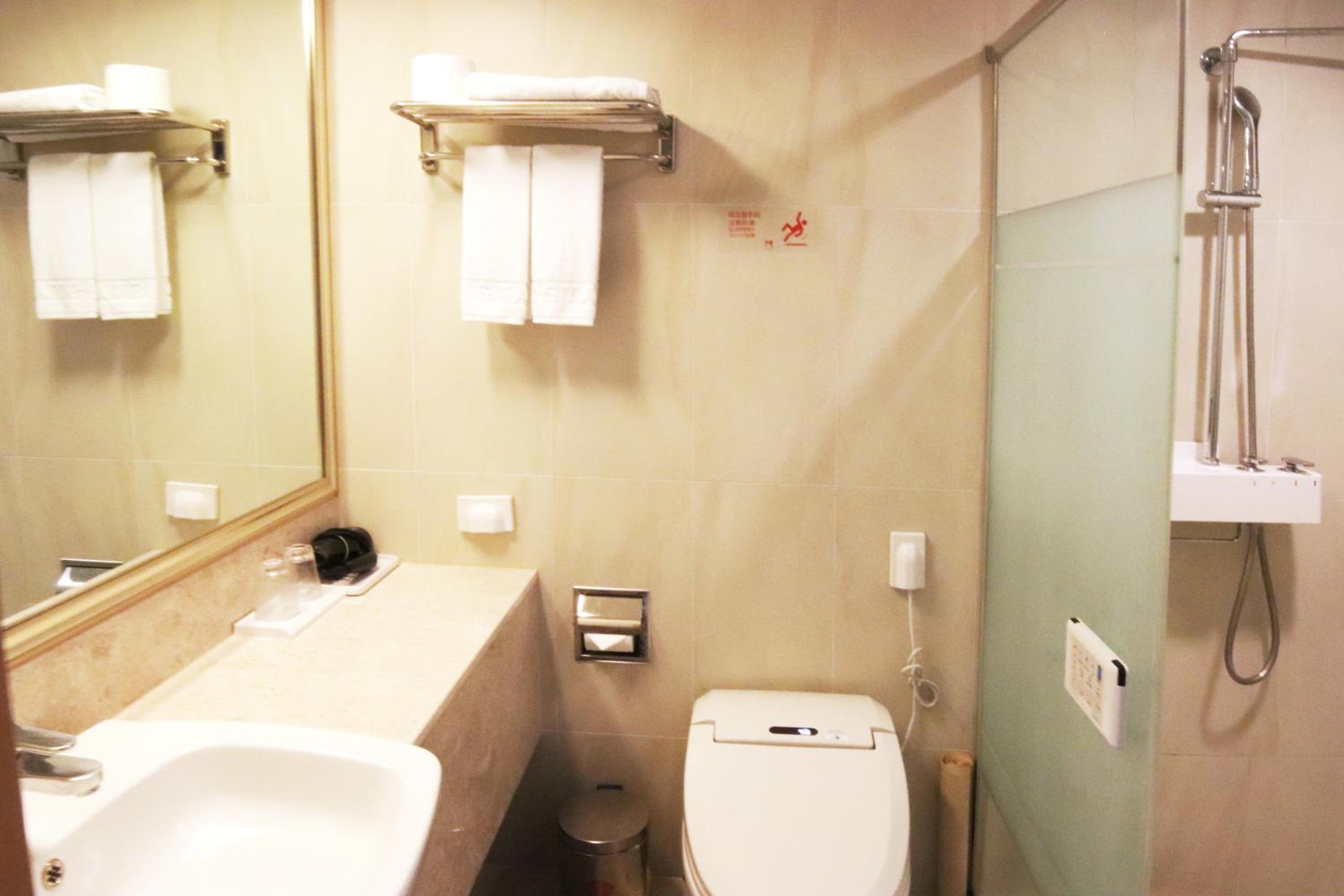 Standard Twin Room - Photo 2