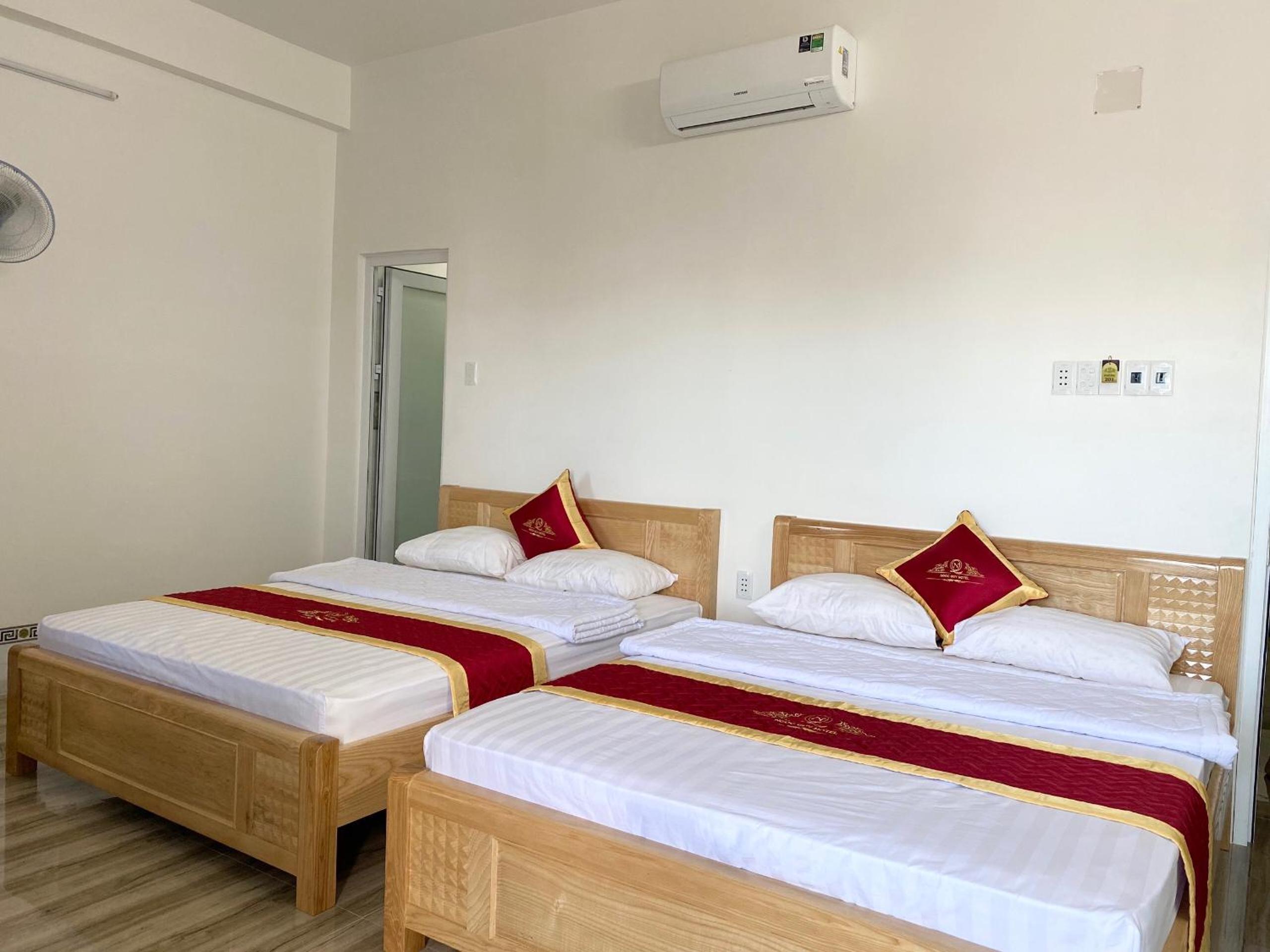 Queen Room with Balcony photo 1