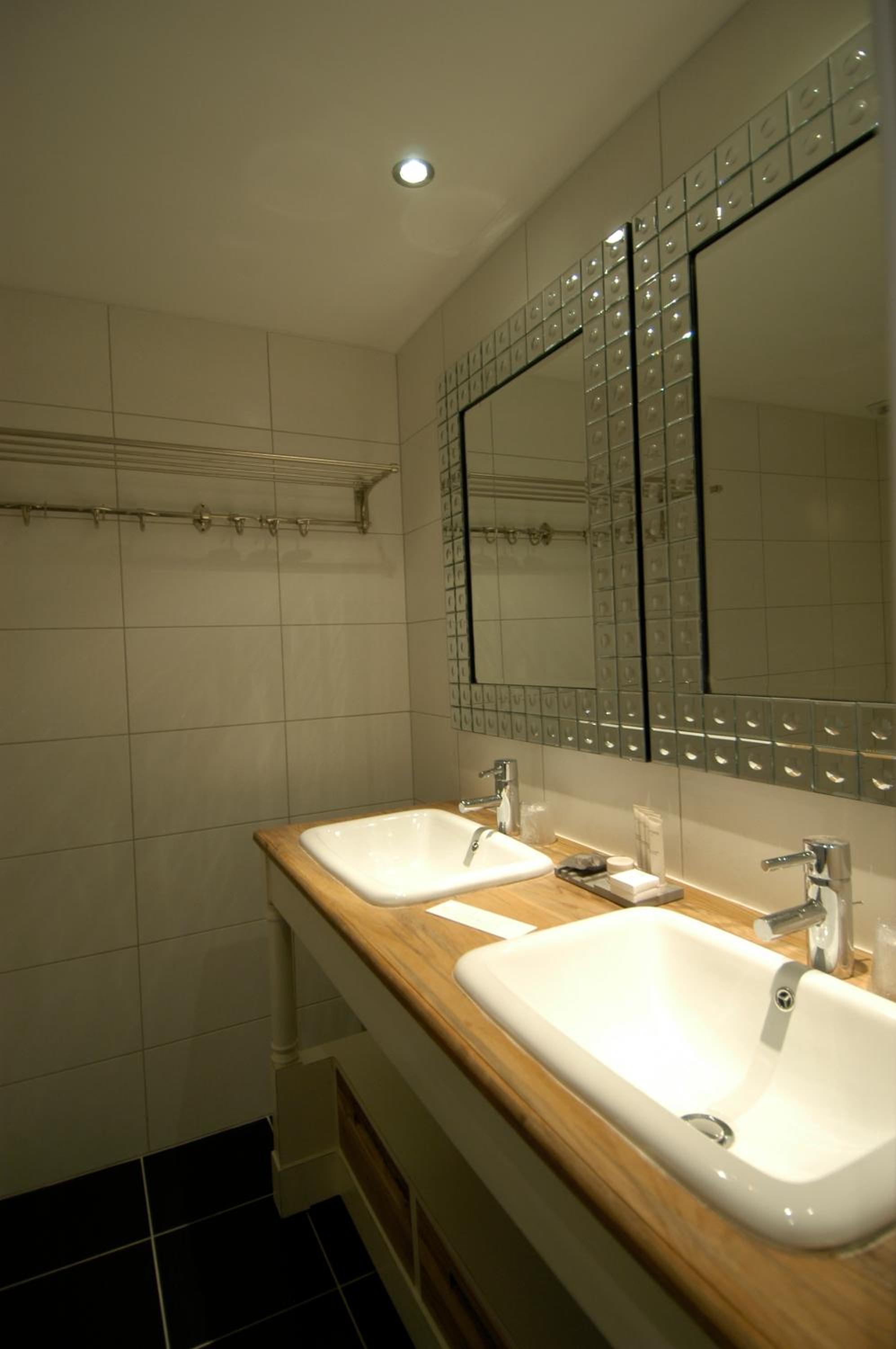 Superior Double Room - Photo 2