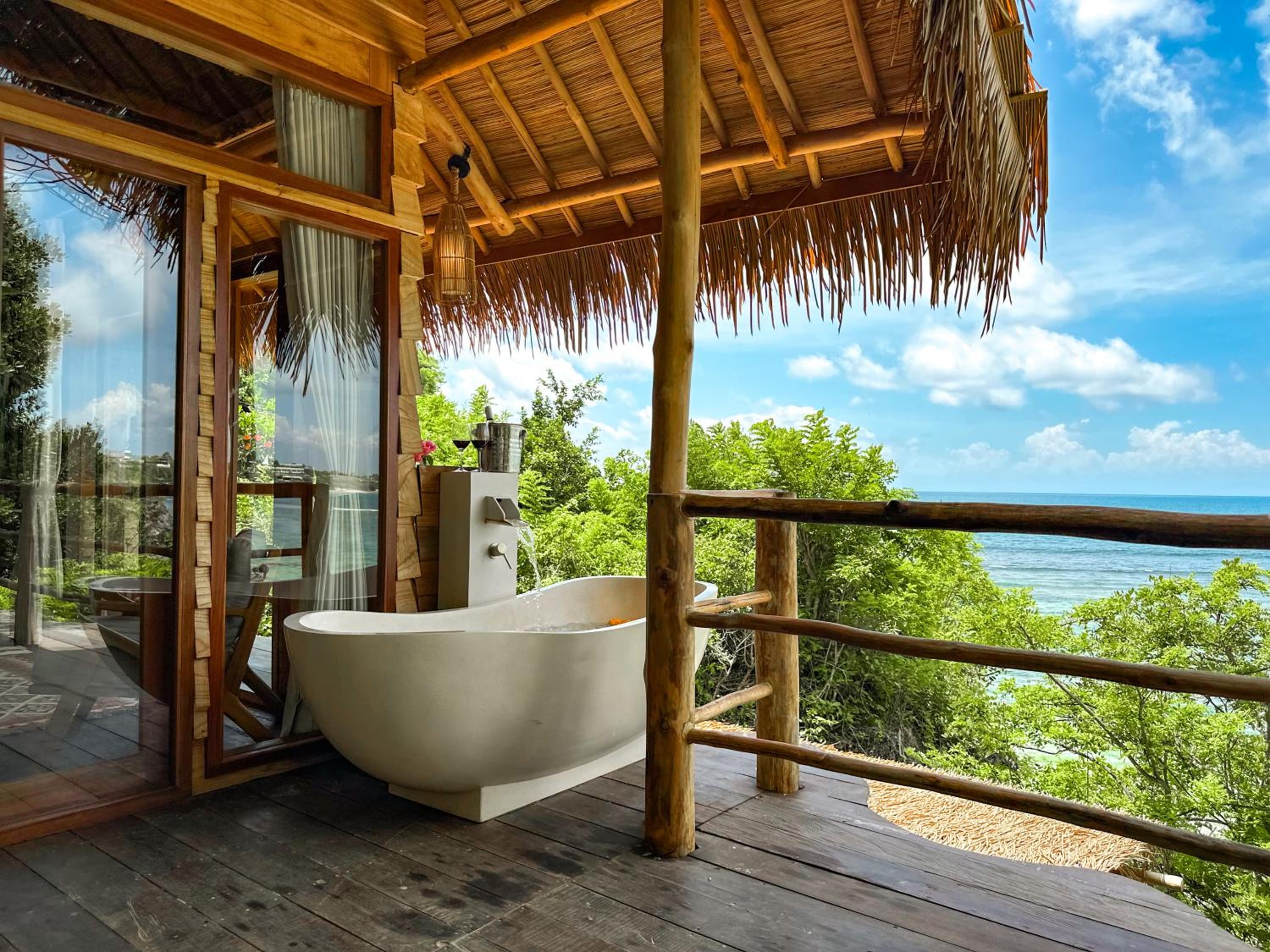 Suite with Sea View - Photo 22