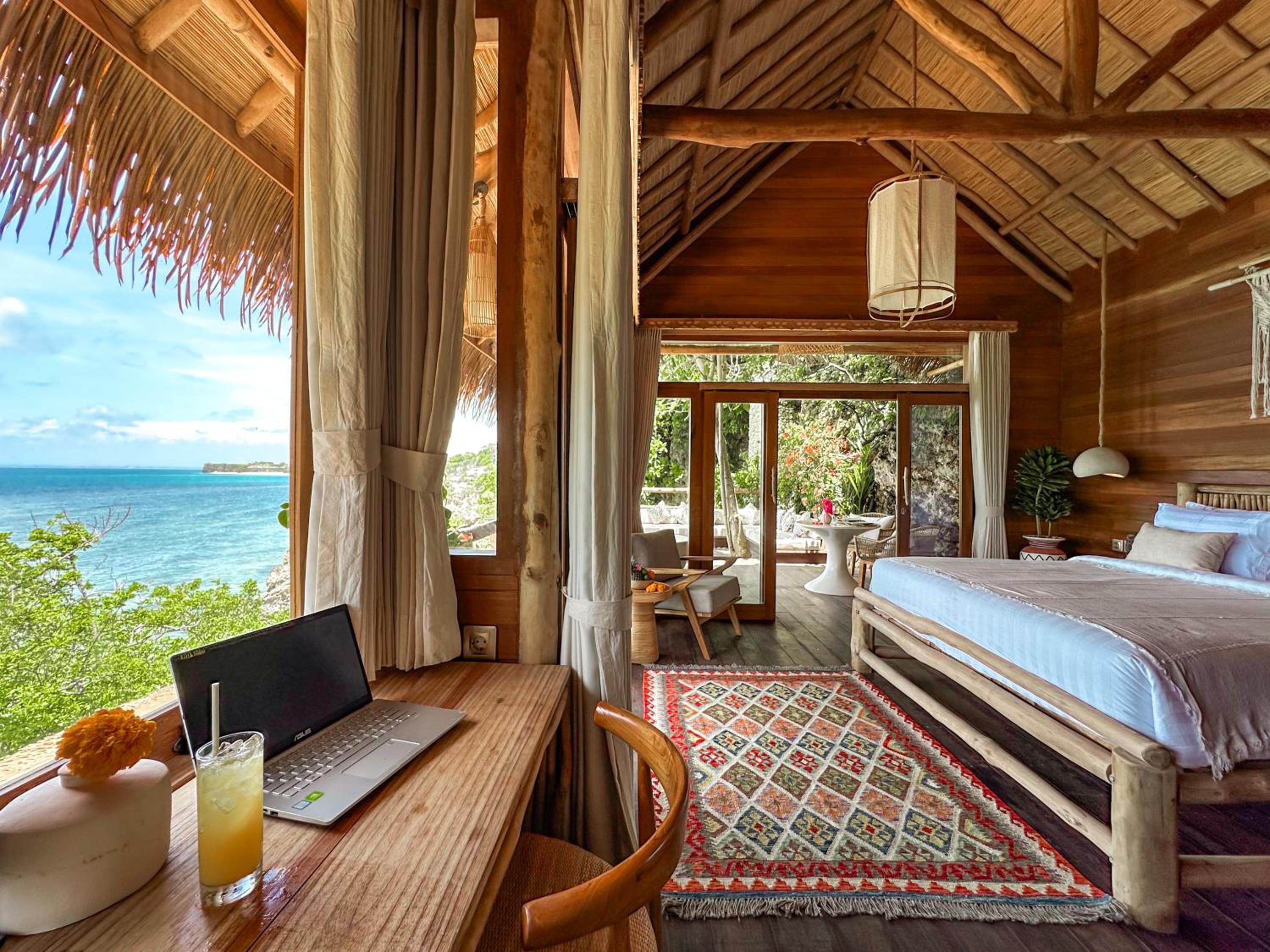 Suite with Sea View - Photo 11